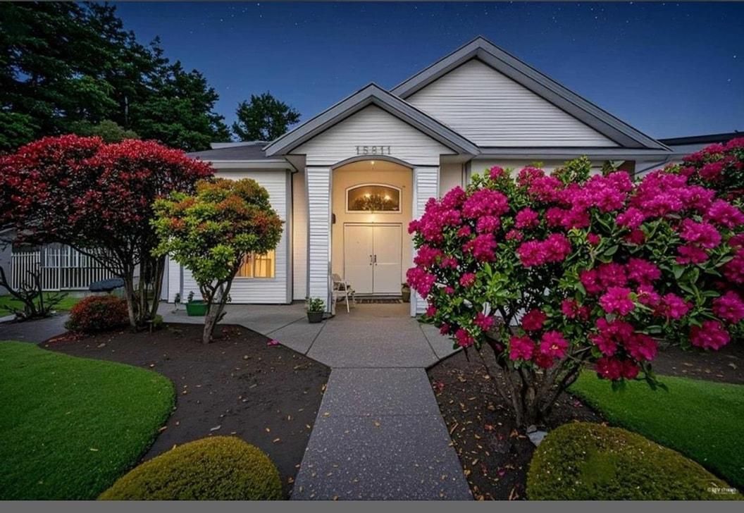15811 96 AVENUE, surrey, British Columbia