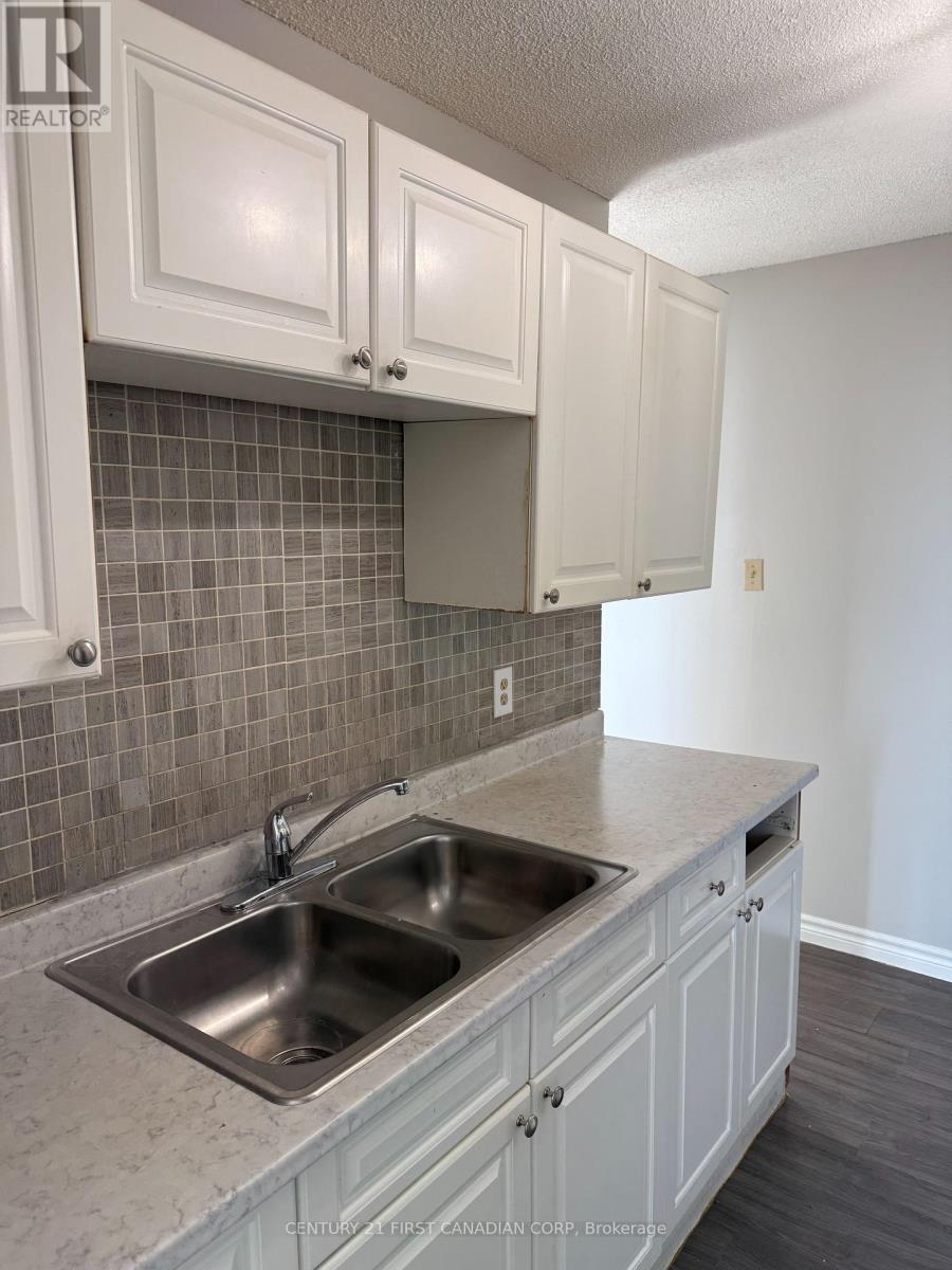 1002 - 1103 Jalna Boulevard, London South, Ontario  N6E 2W8 - Photo 8 - X12412934