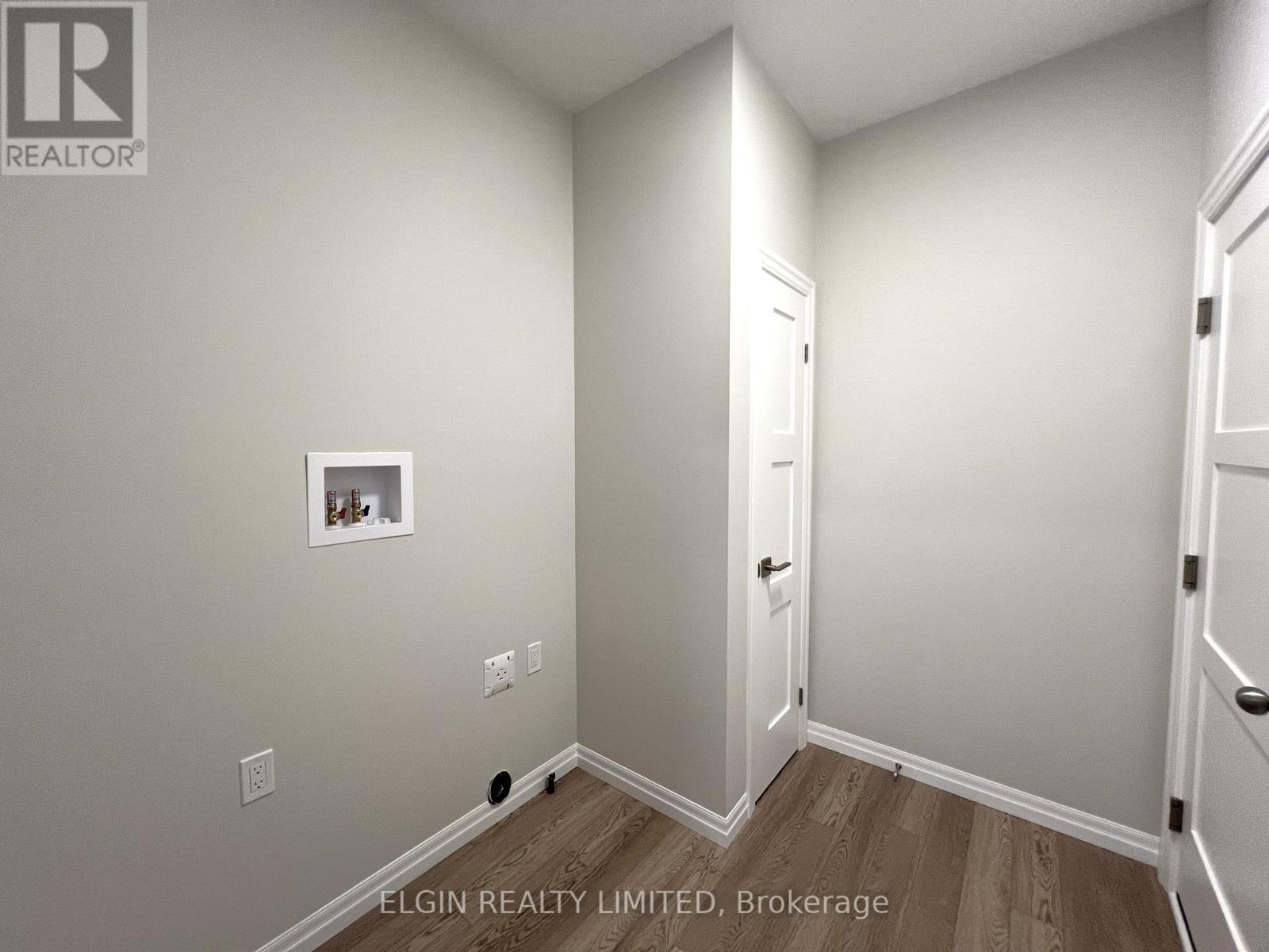 10 Columbus Court, Central Elgin, Ontario  N5P 0E5 - Photo 4 - X12413013