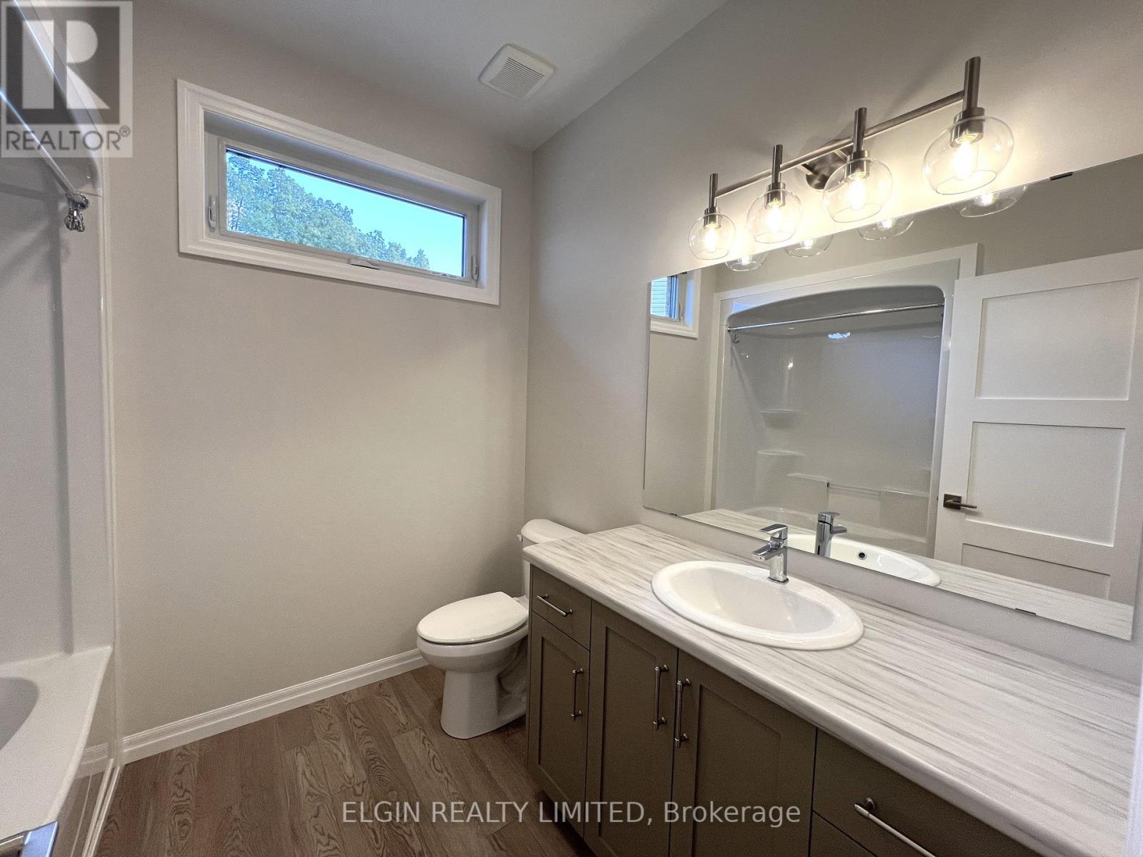 10 Columbus Court, Central Elgin, Ontario  N5P 0E5 - Photo 5 - X12413013