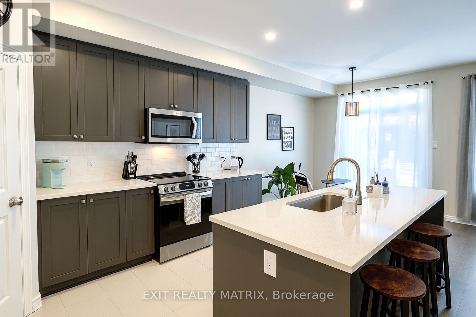 739 Namur Street, Russell, Ontario  K0A 1W0 - Photo 5 - X12412924