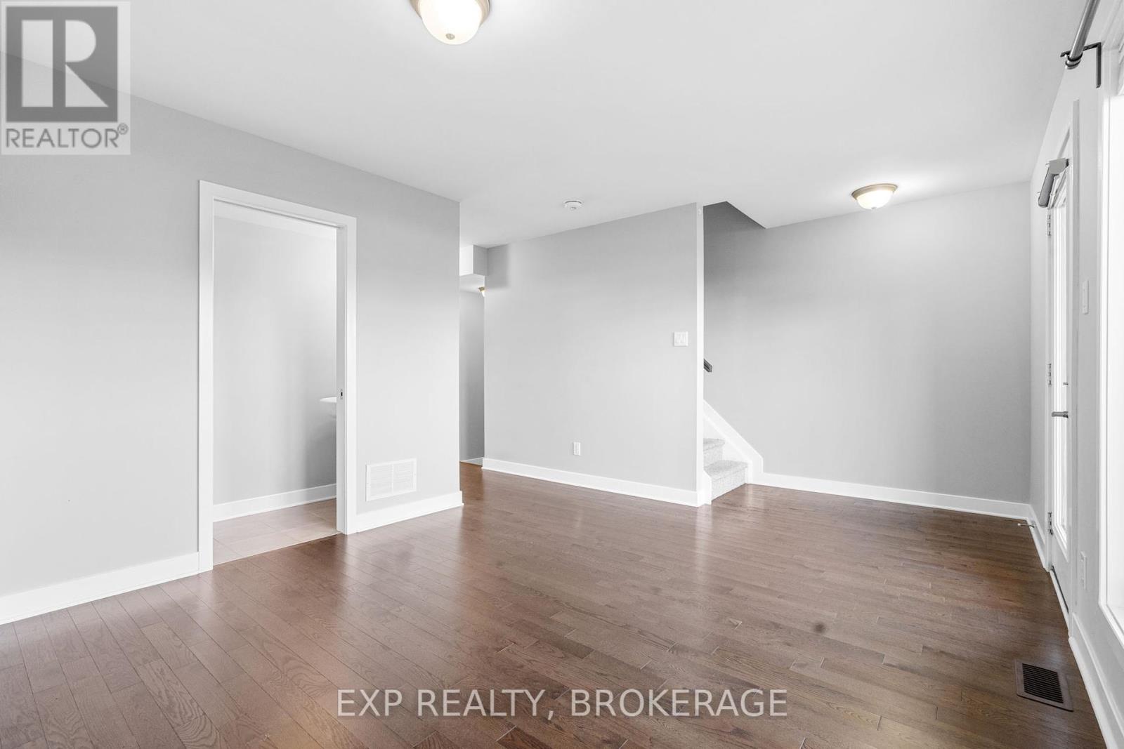404 Terravita Private, Ottawa, Ontario  K1V 2R9 - Photo 8 - X12412208