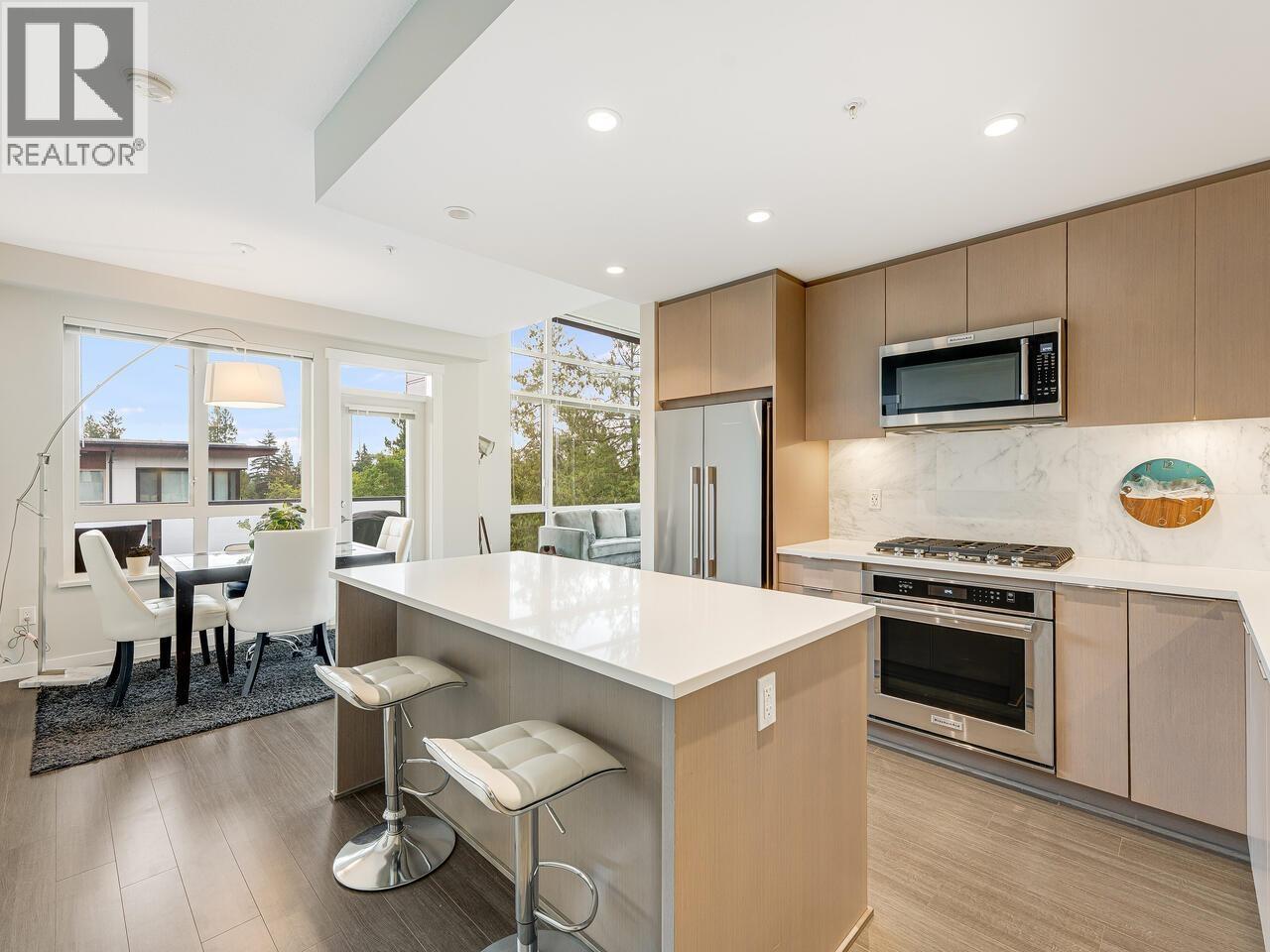 401 2651 LIBRARY LANE, North Vancouver, British Columbia
