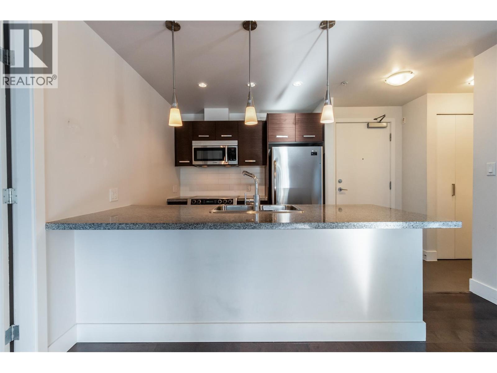209 2957 Glen Drive, Coquitlam, British Columbia  V3B 0B5 - Photo 7 - R3049623