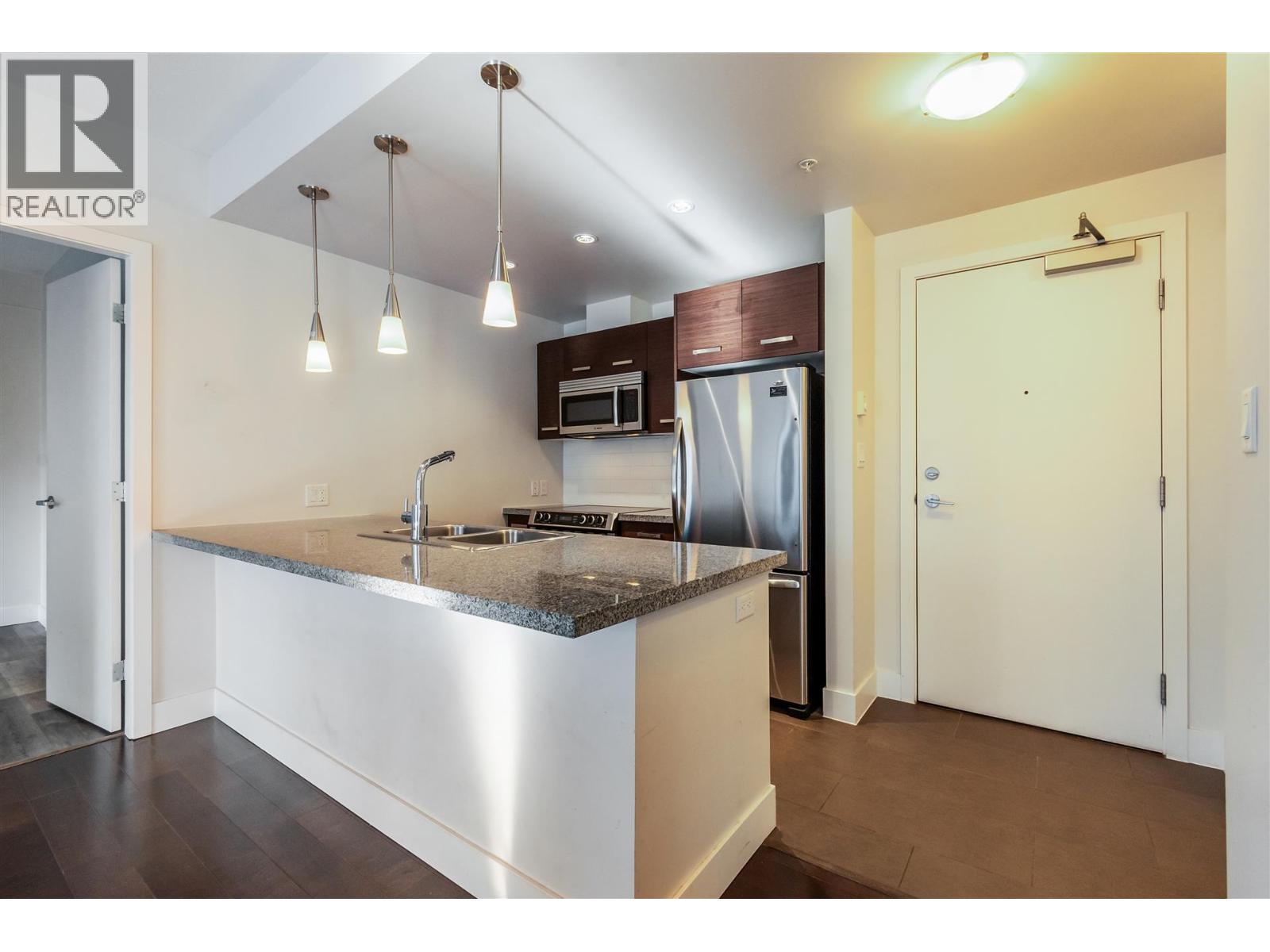 209 2957 Glen Drive, Coquitlam, British Columbia  V3B 0B5 - Photo 8 - R3049623