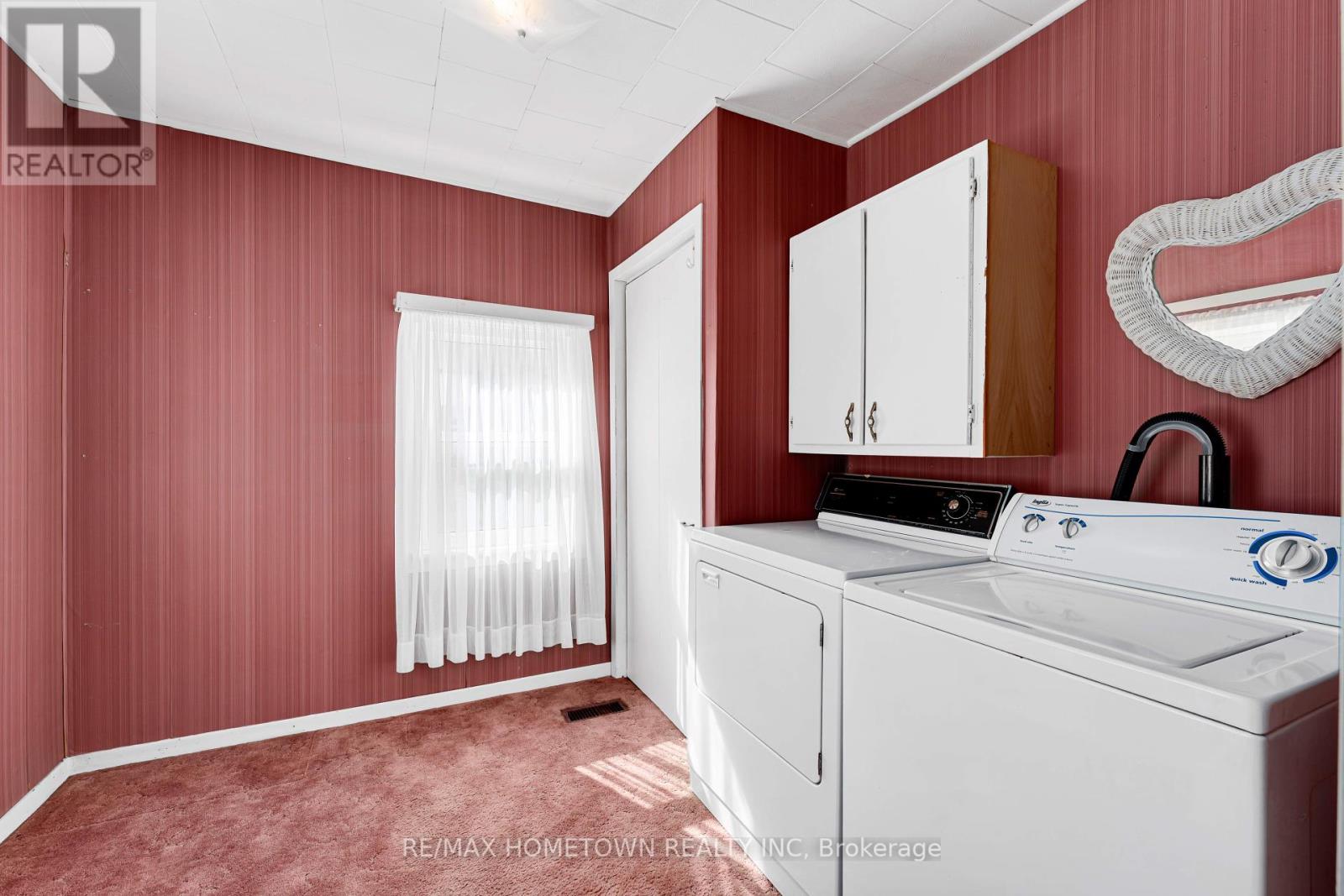 28 Wiltse Street E, Athens, Ontario  K0E 1B0 - Photo 19 - X12412925