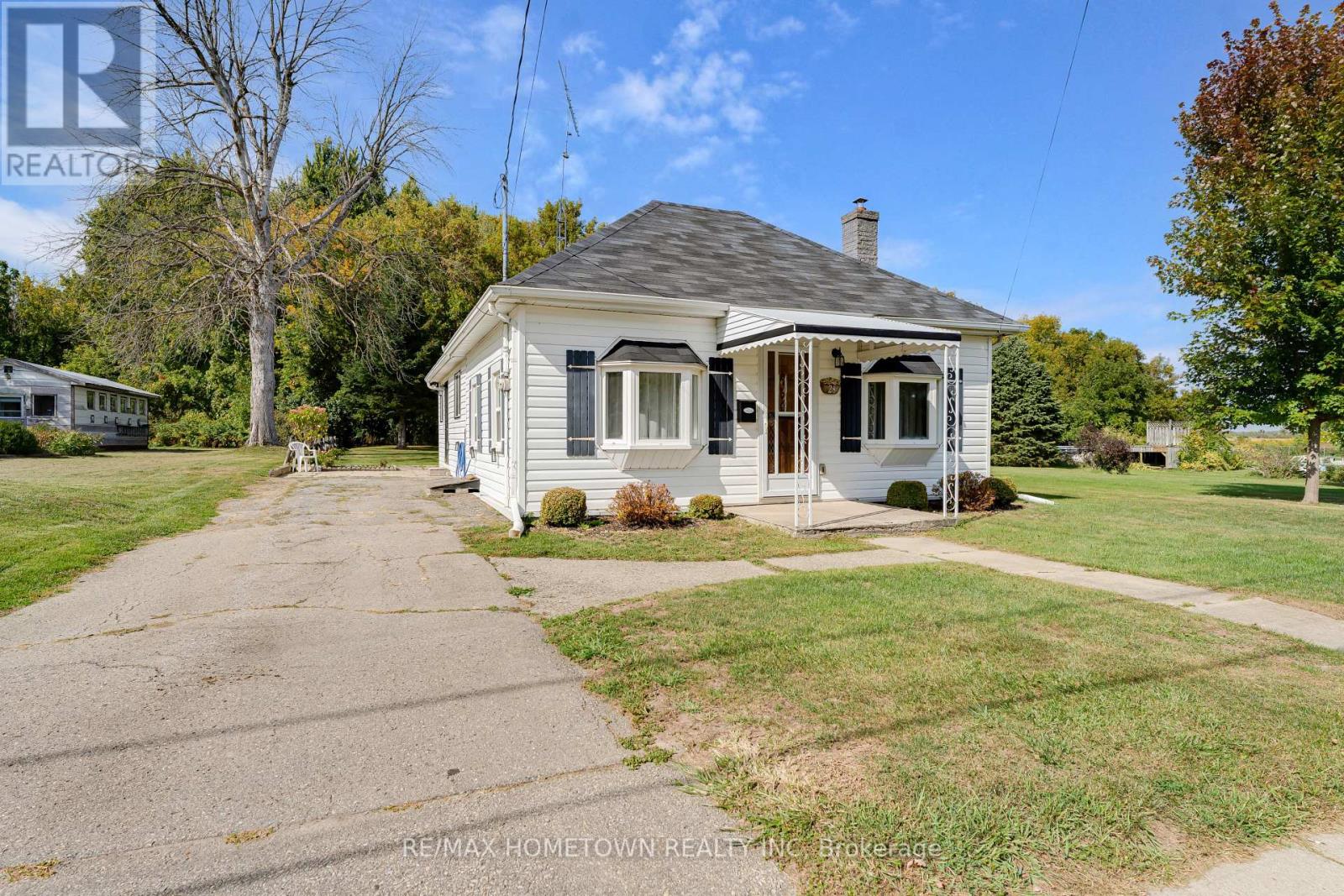 28 Wiltse Street E, Athens, Ontario  K0E 1B0 - Photo 2 - X12412925