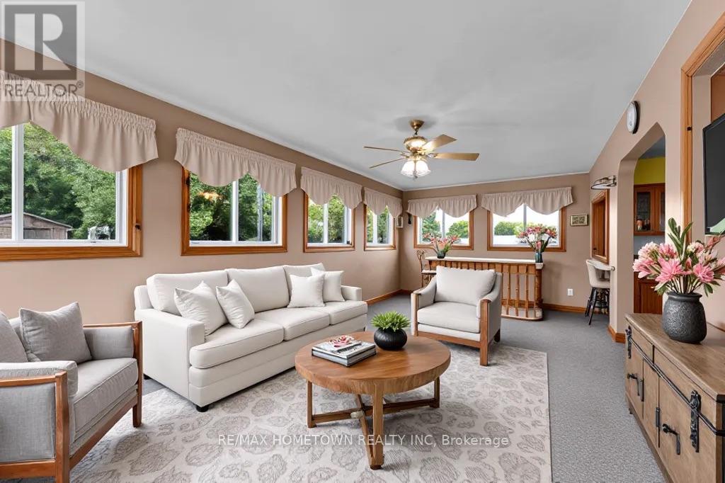 28 Wiltse Street E, Athens, Ontario  K0E 1B0 - Photo 5 - X12412925