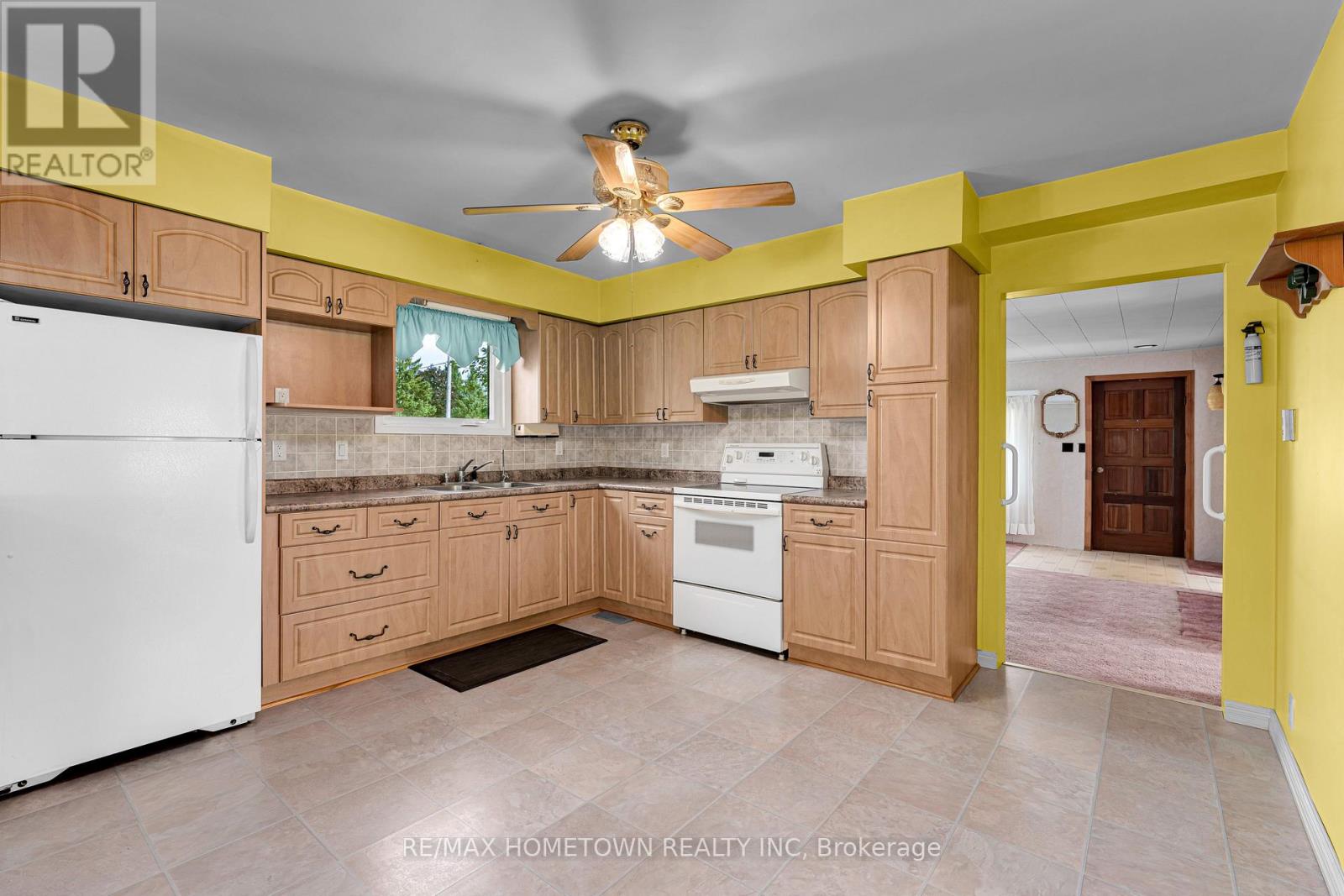 28 Wiltse Street E, Athens, Ontario  K0E 1B0 - Photo 9 - X12412925