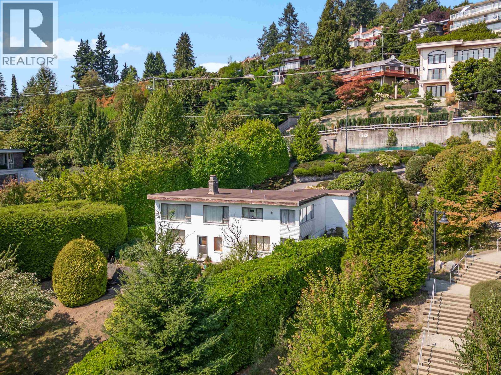 940 KEITH ROAD, West Vancouver, British Columbia