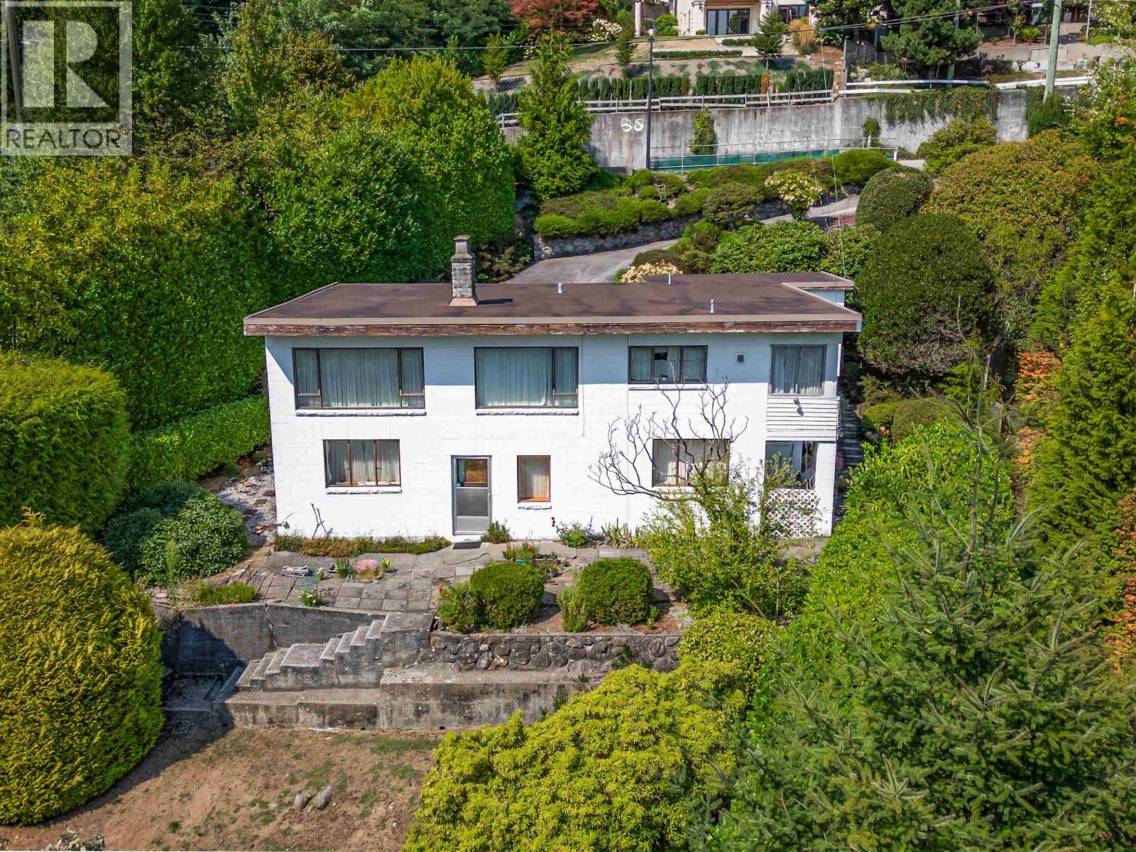 940 Keith Road, West Vancouver, British Columbia  V7T 1M3 - Photo 2 - R3049620