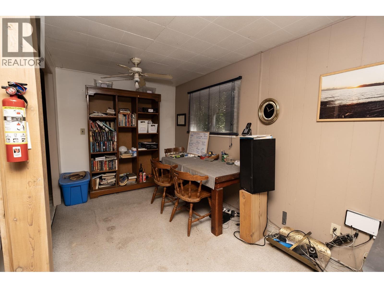1022 Fairview Road, Gibsons, British Columbia  V0N 1V3 - Photo 11 - R3049642