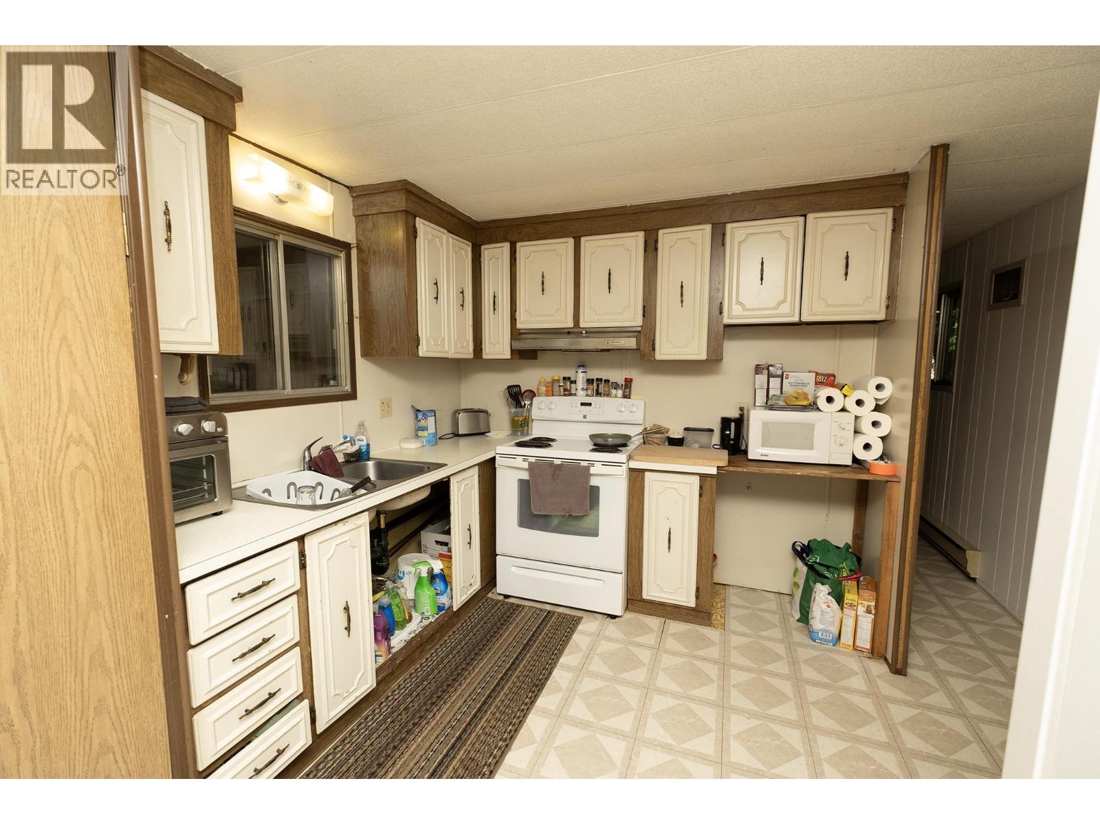 1022 Fairview Road, Gibsons, British Columbia  V0N 1V3 - Photo 12 - R3049642