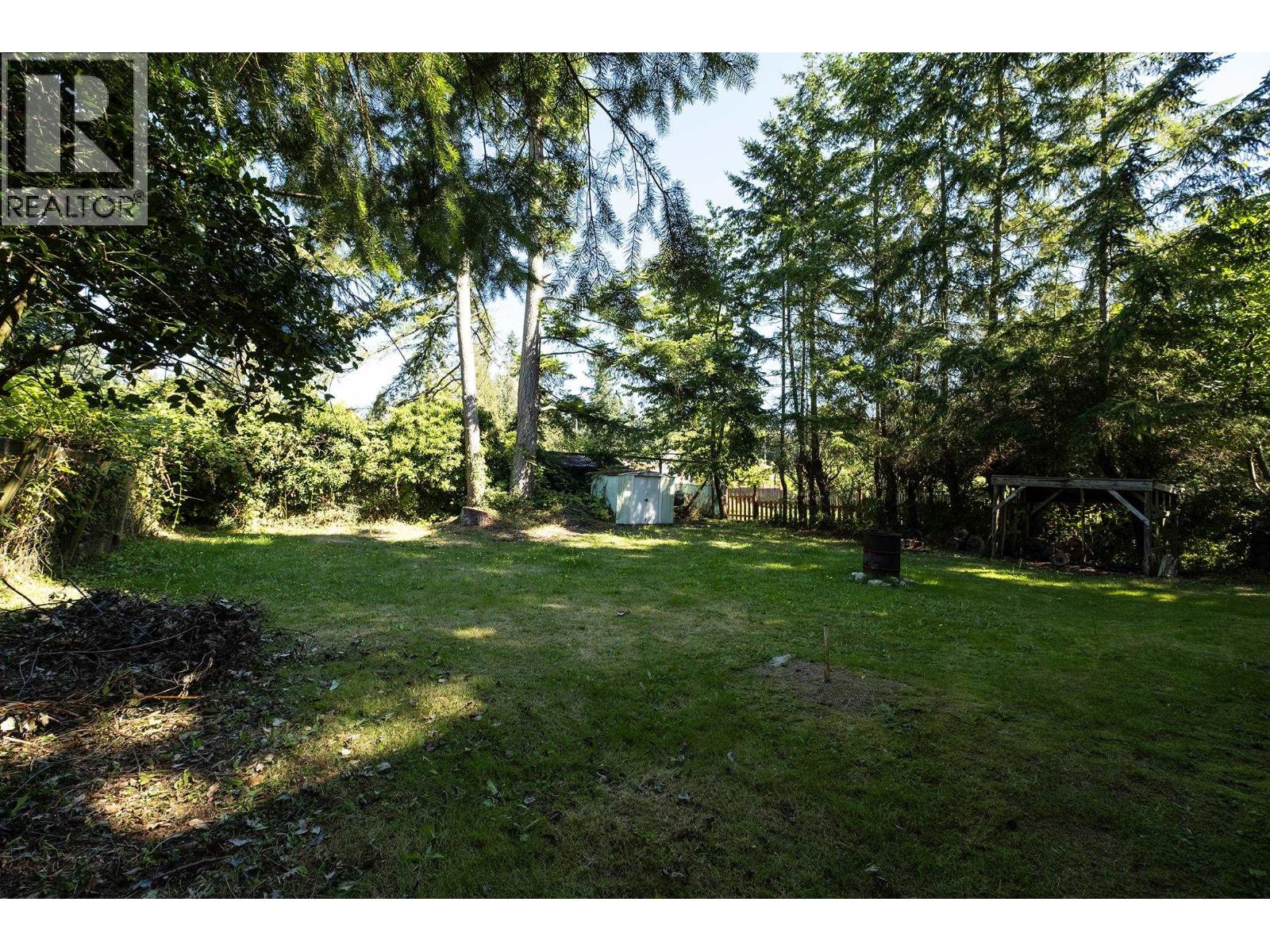 1022 Fairview Road, Gibsons, British Columbia  V0N 1V3 - Photo 20 - R3049642