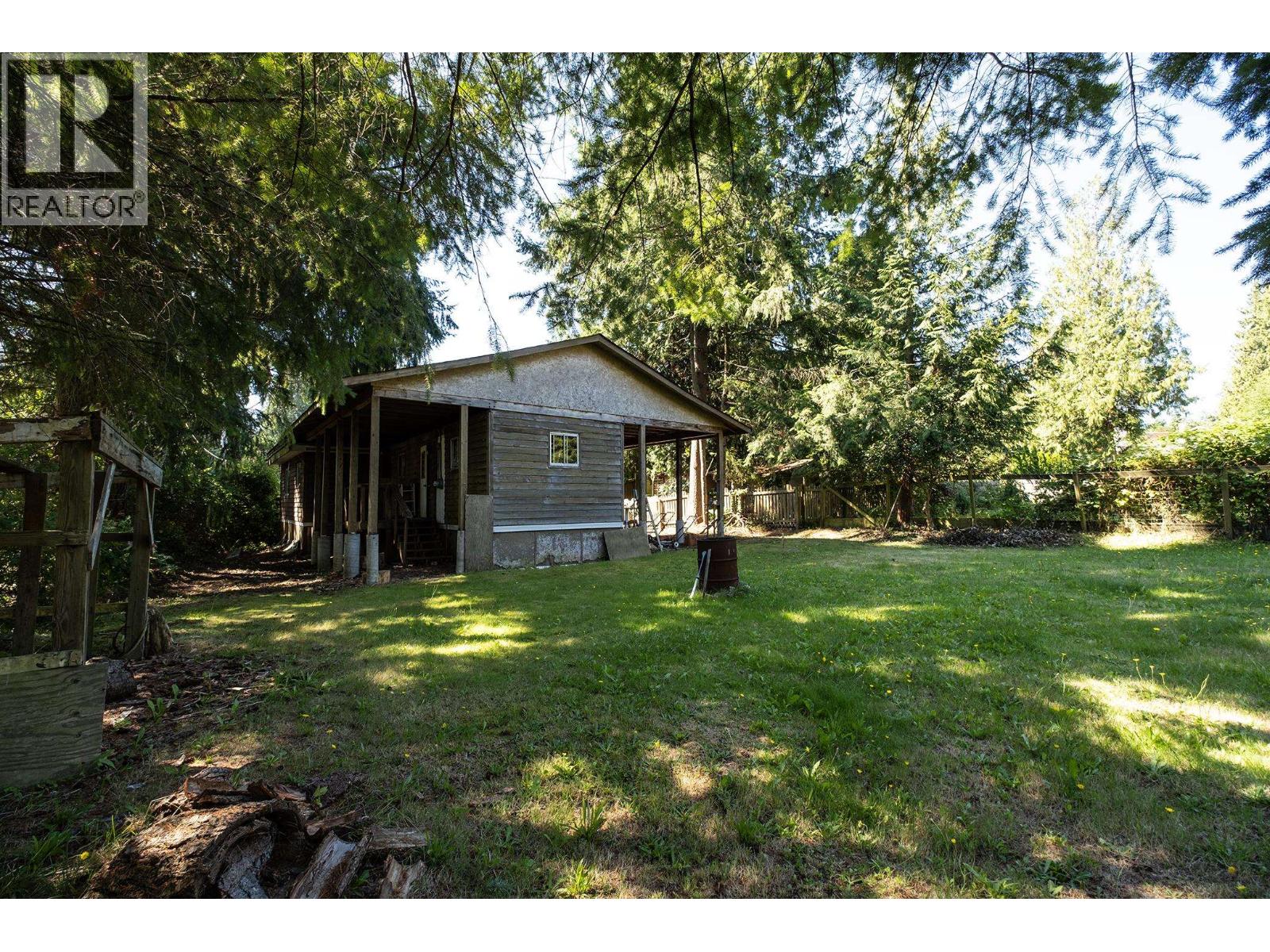 1022 Fairview Road, Gibsons, British Columbia  V0N 1V3 - Photo 22 - R3049642