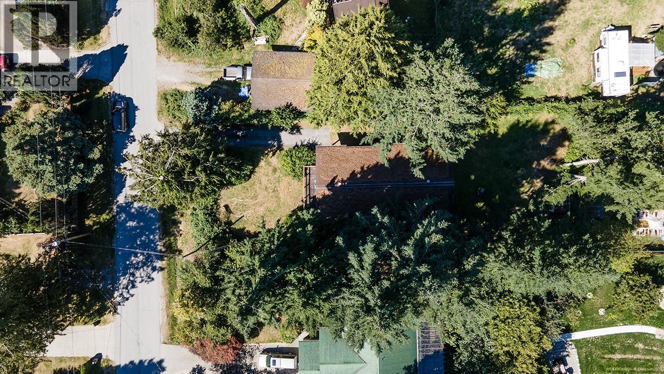 1022 Fairview Road, Gibsons, British Columbia  V0N 1V3 - Photo 5 - R3049642