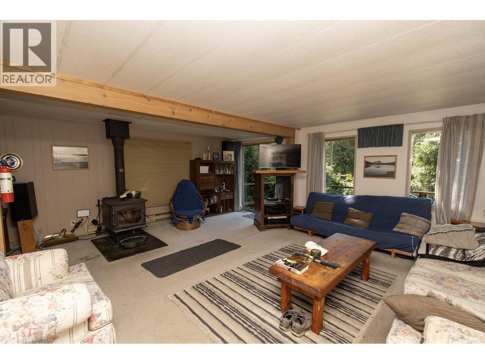 1022 Fairview Road, Gibsons, British Columbia  V0N 1V3 - Photo 6 - R3049642