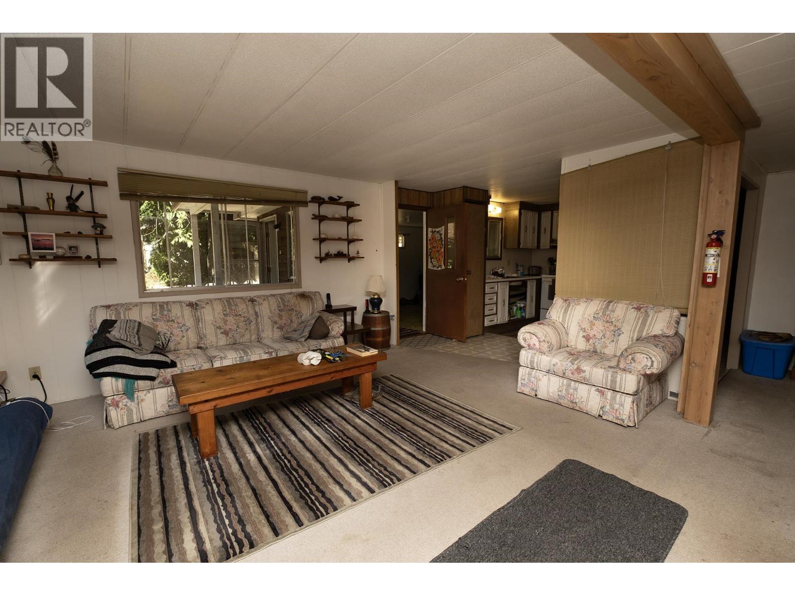 1022 Fairview Road, Gibsons, British Columbia  V0N 1V3 - Photo 8 - R3049642