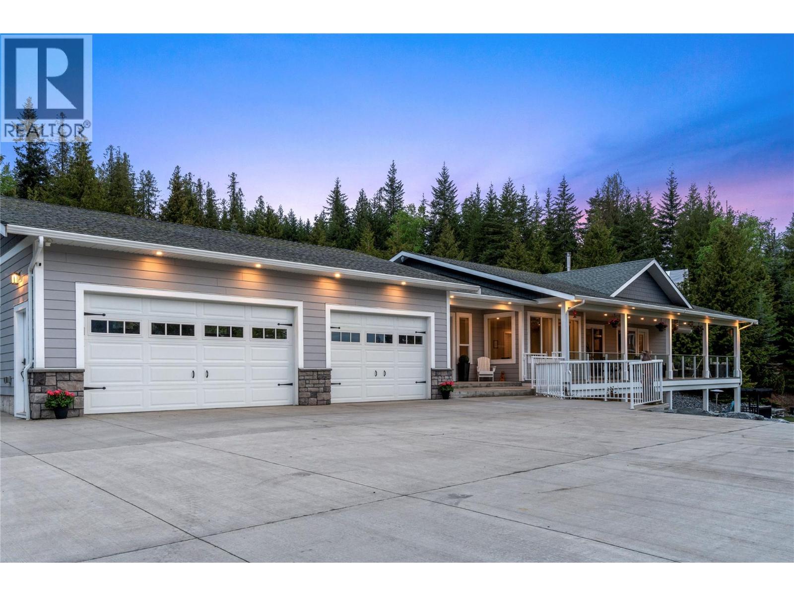 2030 Canoe Beach Drive NE, Salmon Arm, British Columbia