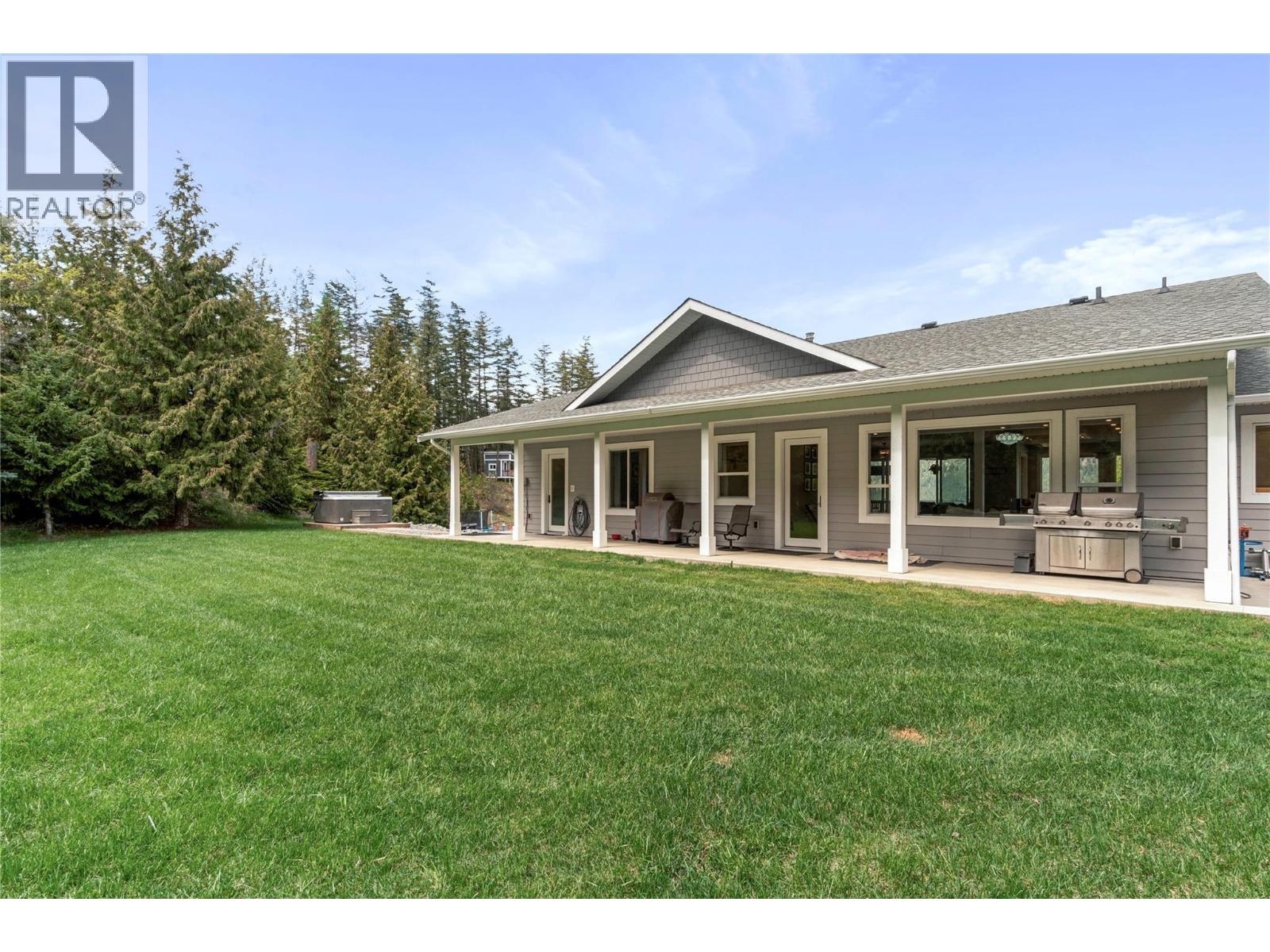 2030 Canoe Beach Drive Ne, Salmon Arm, British Columbia  V1E 2M5 - Photo 50 - 10363422
