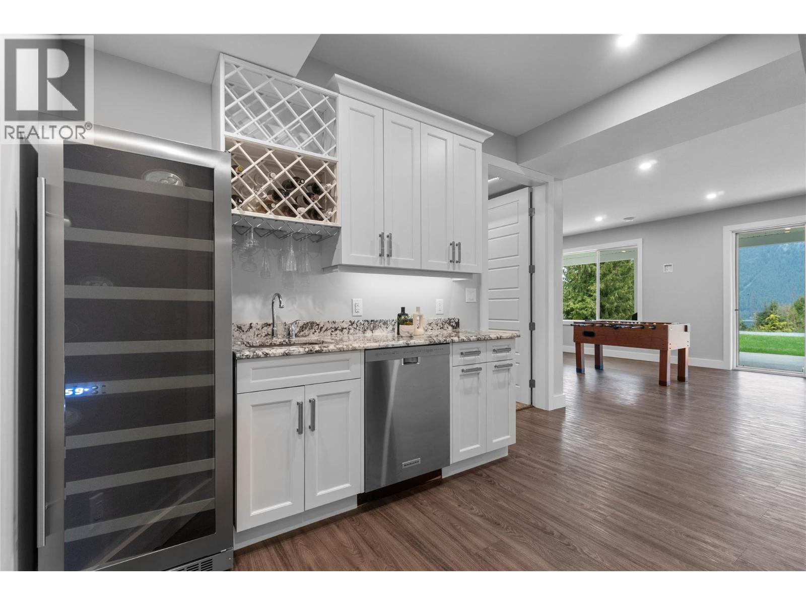 2030 Canoe Beach Drive Ne, Salmon Arm, British Columbia  V1E 2M5 - Photo 39 - 10363422