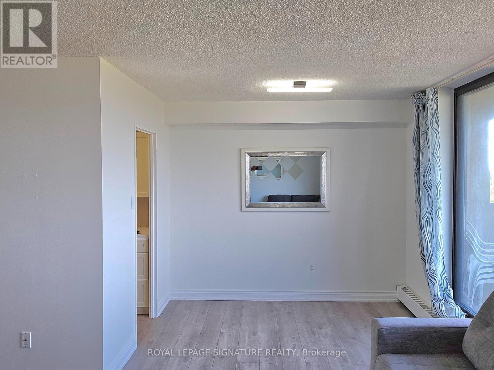 902 - 2929 Aquitaine Avenue, Mississauga, Ontario  L5N 2C7 - Photo 12 - W12411040