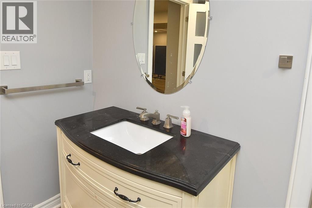 1384 Niels Avenue, Burlington, Ontario  L7P 2E4 - Photo 26 - 40771373