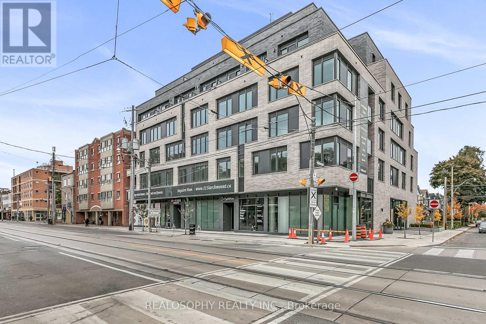 401 - 115 LARCHMOUNT AVENUE, Toronto, Ontario