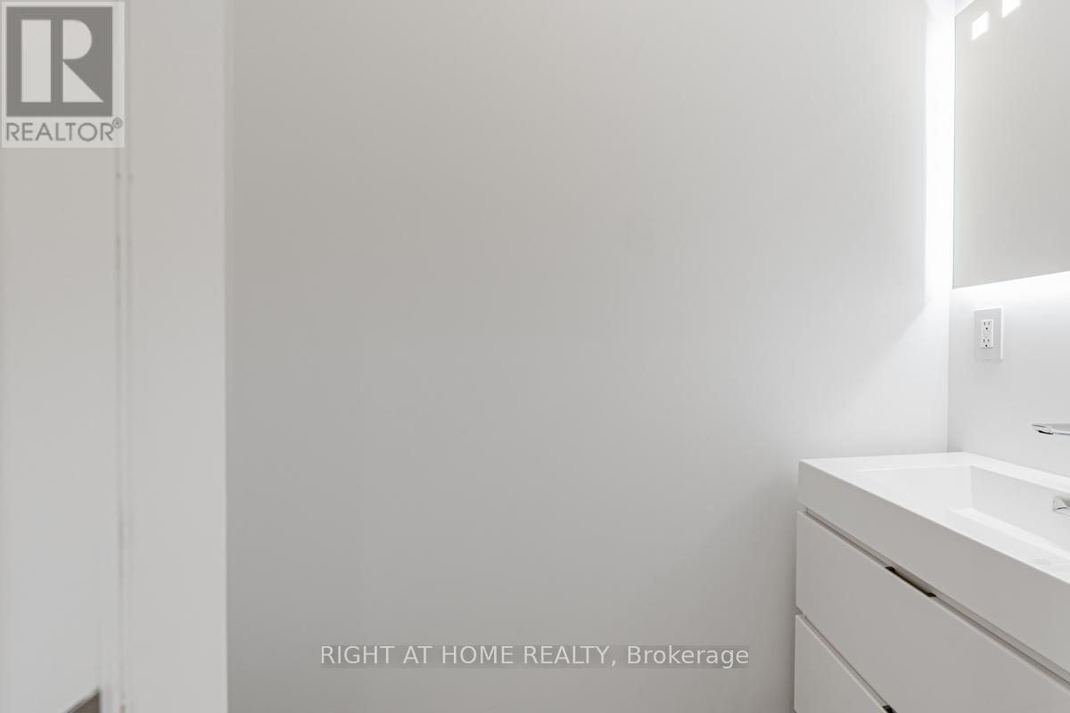 677 Huron Street, Toronto, Ontario  M5R 2R8 - Photo 13 - C12412850