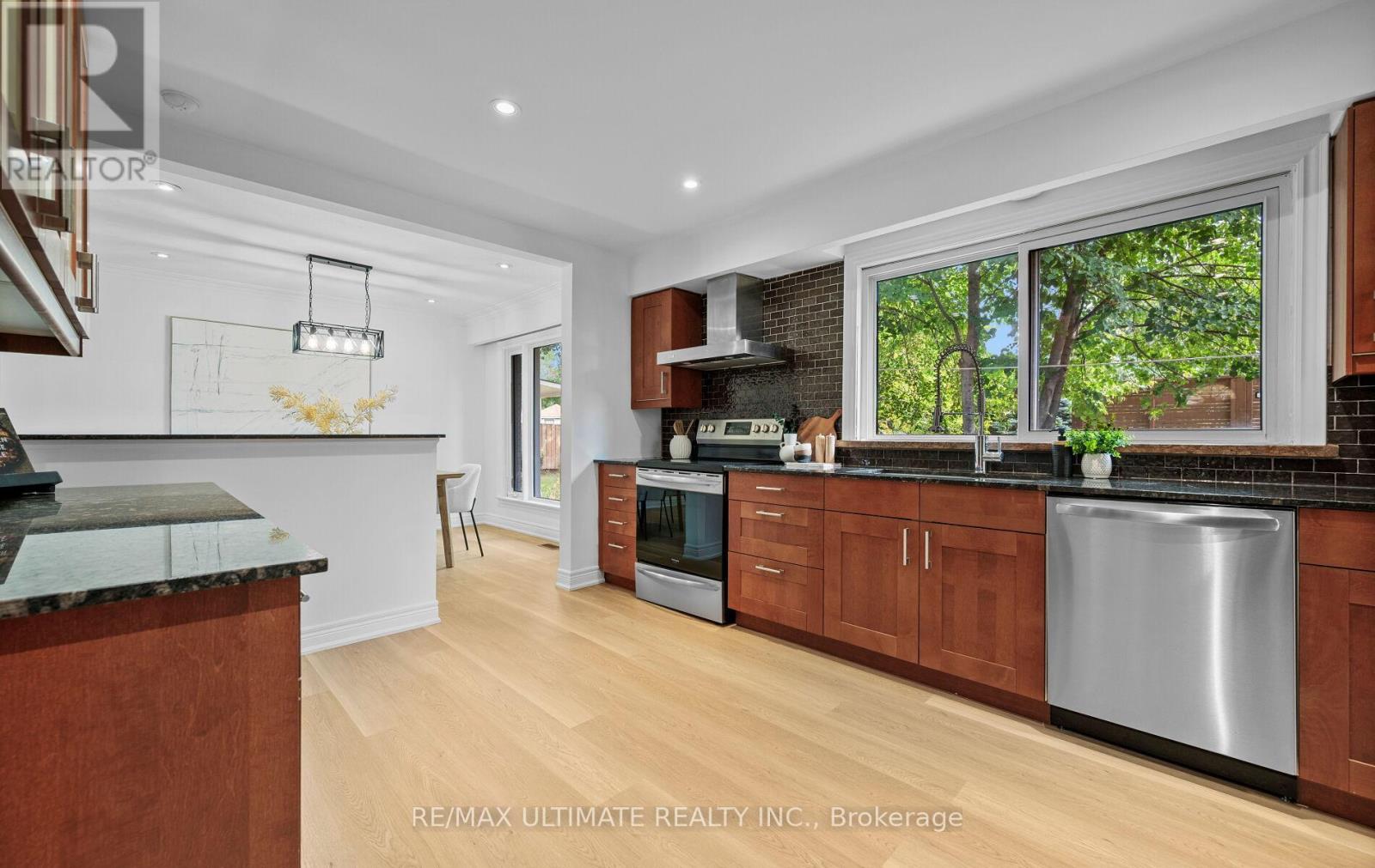 17 Fleetwell Court, Toronto (Willowdale West), Ontario  M2R 1L2 - Photo 13 - C12412854