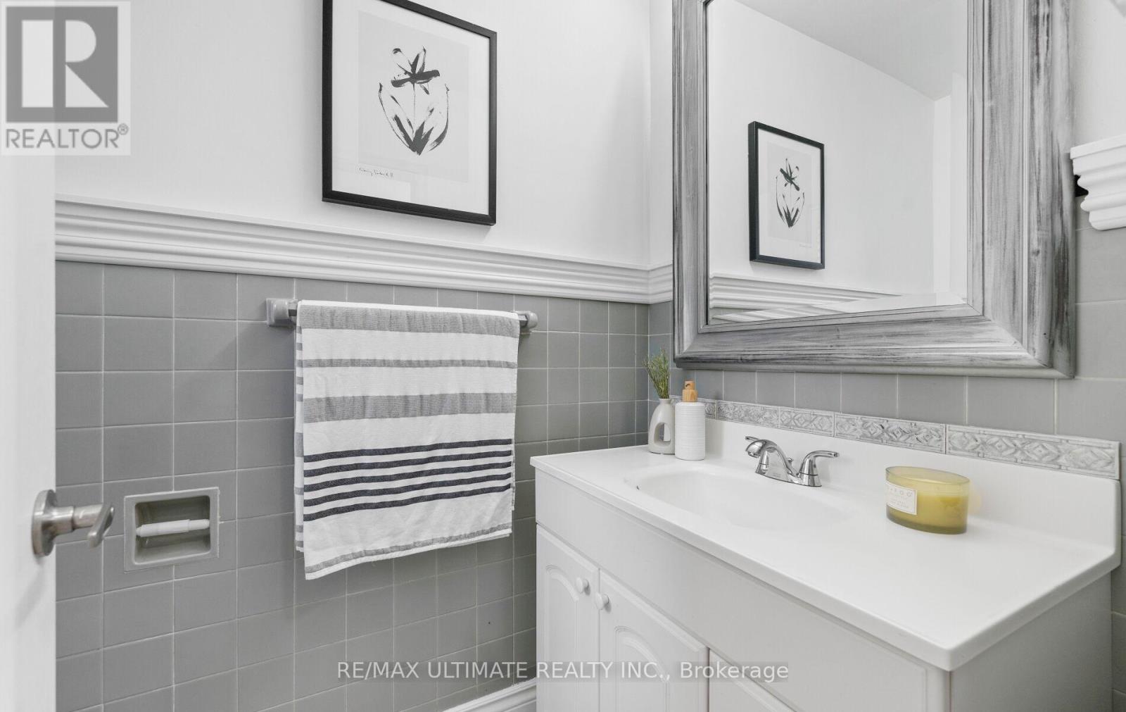 17 Fleetwell Court, Toronto (Willowdale West), Ontario  M2R 1L2 - Photo 16 - C12412854