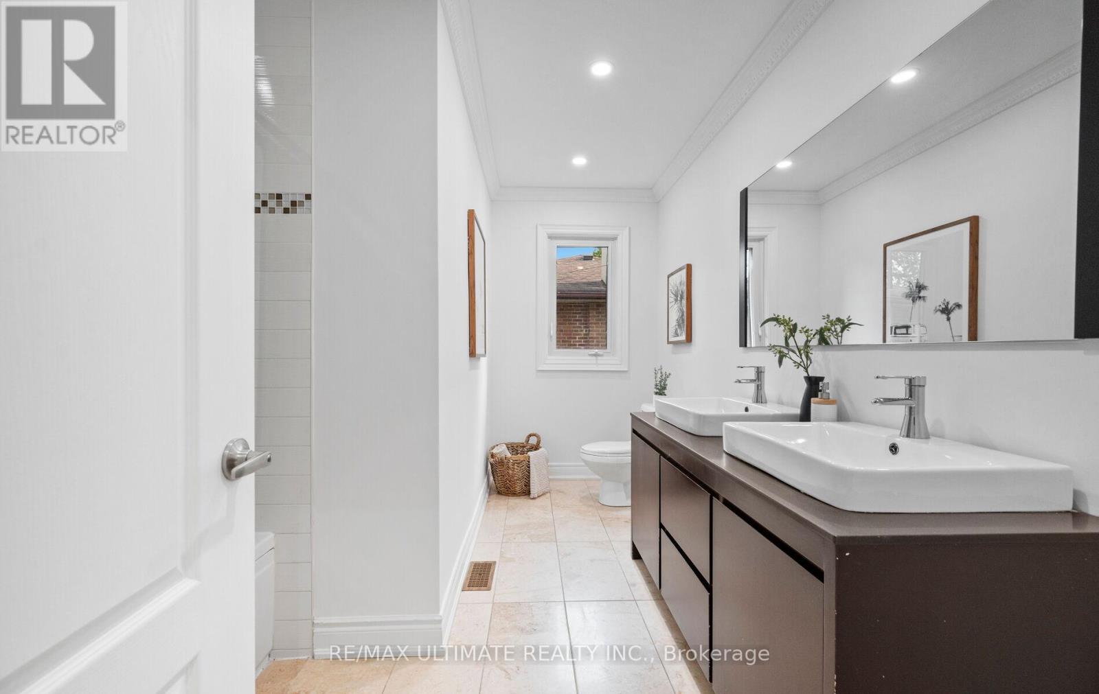 17 Fleetwell Court, Toronto (Willowdale West), Ontario  M2R 1L2 - Photo 25 - C12412854