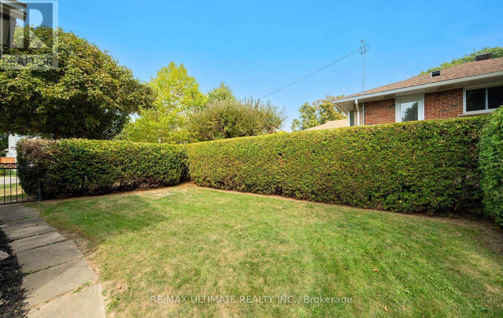 17 Fleetwell Court, Toronto (Willowdale West), Ontario  M2R 1L2 - Photo 43 - C12412854
