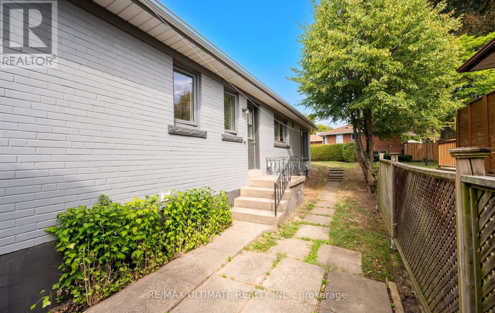 17 Fleetwell Court, Toronto (Willowdale West), Ontario  M2R 1L2 - Photo 44 - C12412854
