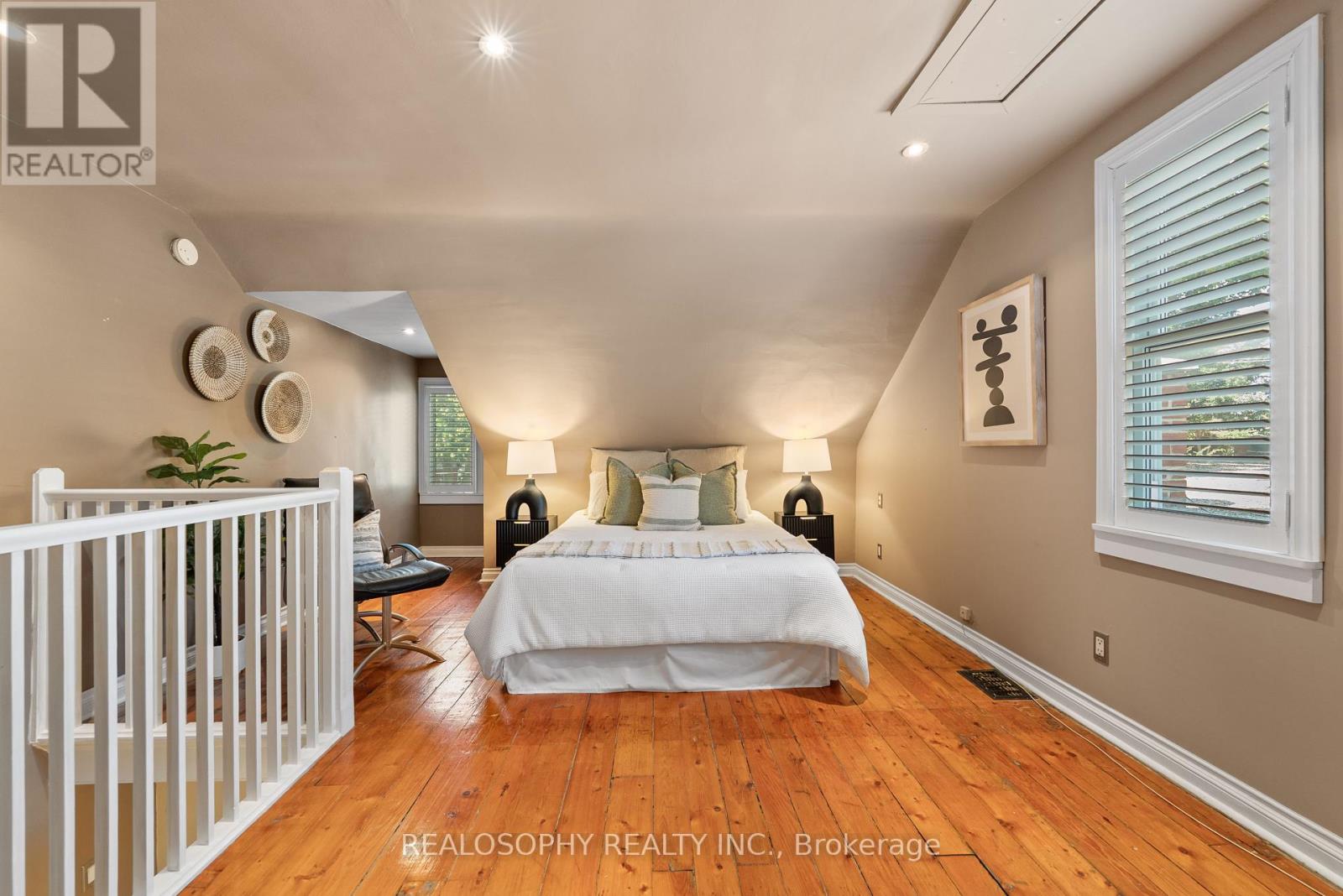 299 Pape Avenue, Toronto, Ontario  M4M 2W6 - Photo 14 - E12412806