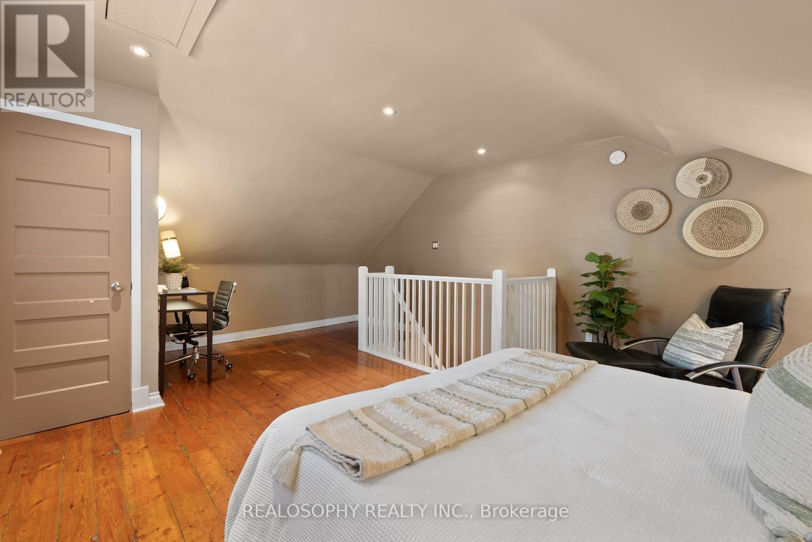 299 Pape Avenue, Toronto, Ontario  M4M 2W6 - Photo 15 - E12412806