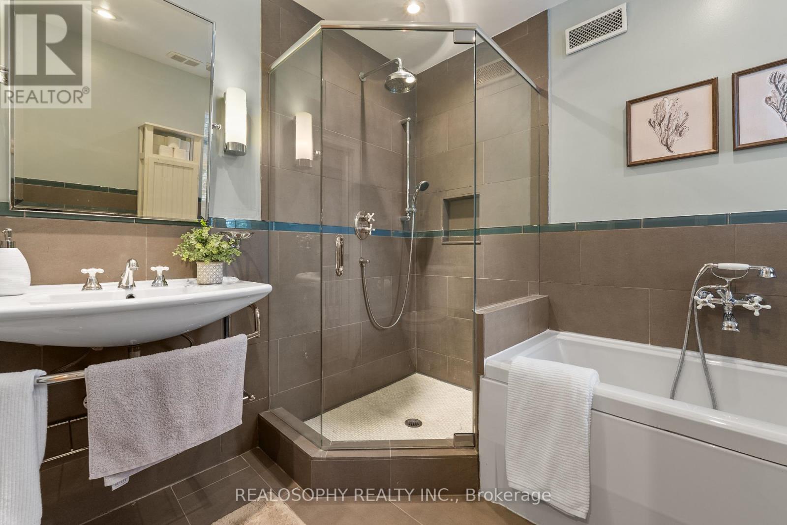 299 Pape Avenue, Toronto, Ontario  M4M 2W6 - Photo 18 - E12412806