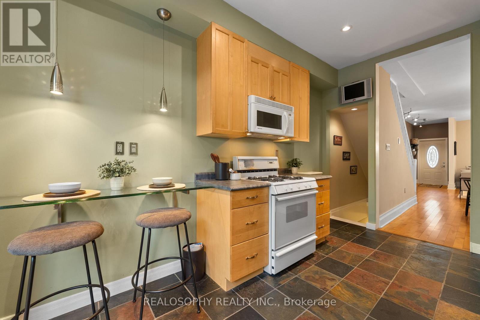 299 Pape Avenue, Toronto, Ontario  M4M 2W6 - Photo 9 - E12412806