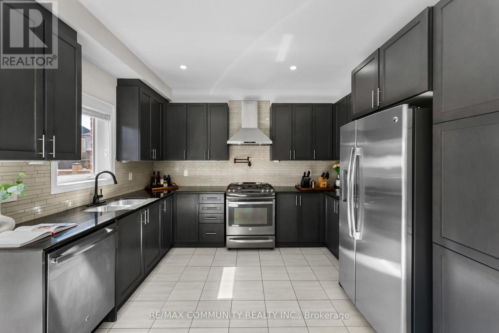 279 Kenneth Cole Drive, Clarington, Ontario  L1C 0W1 - Photo 18 - E12412859