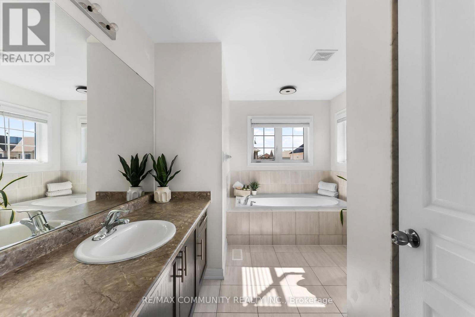 279 Kenneth Cole Drive, Clarington, Ontario  L1C 0W1 - Photo 31 - E12412859
