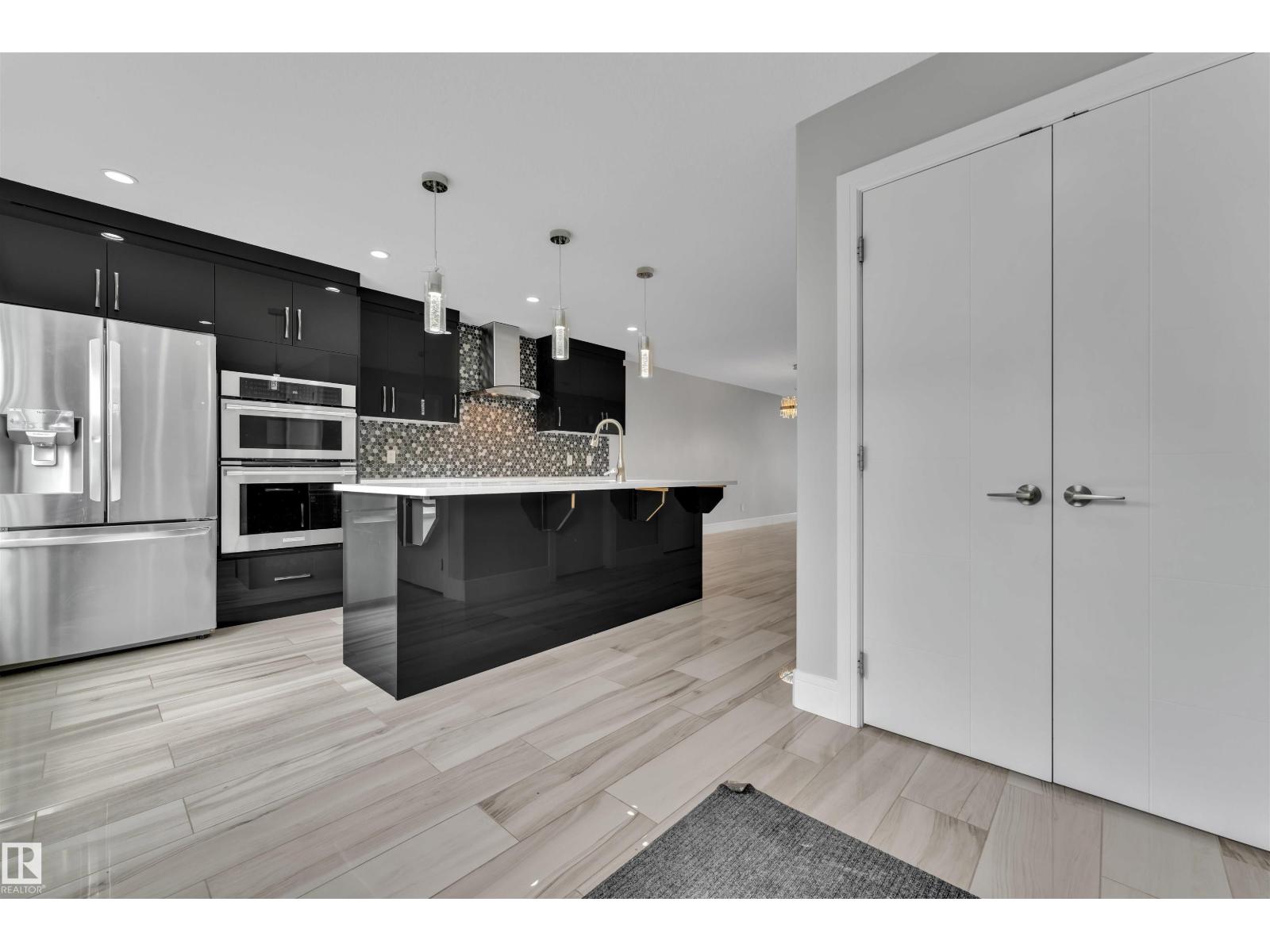 9327 Connors Rd Nw, Edmonton, Alberta  T6C 4B9 - Photo 11 - E4458369