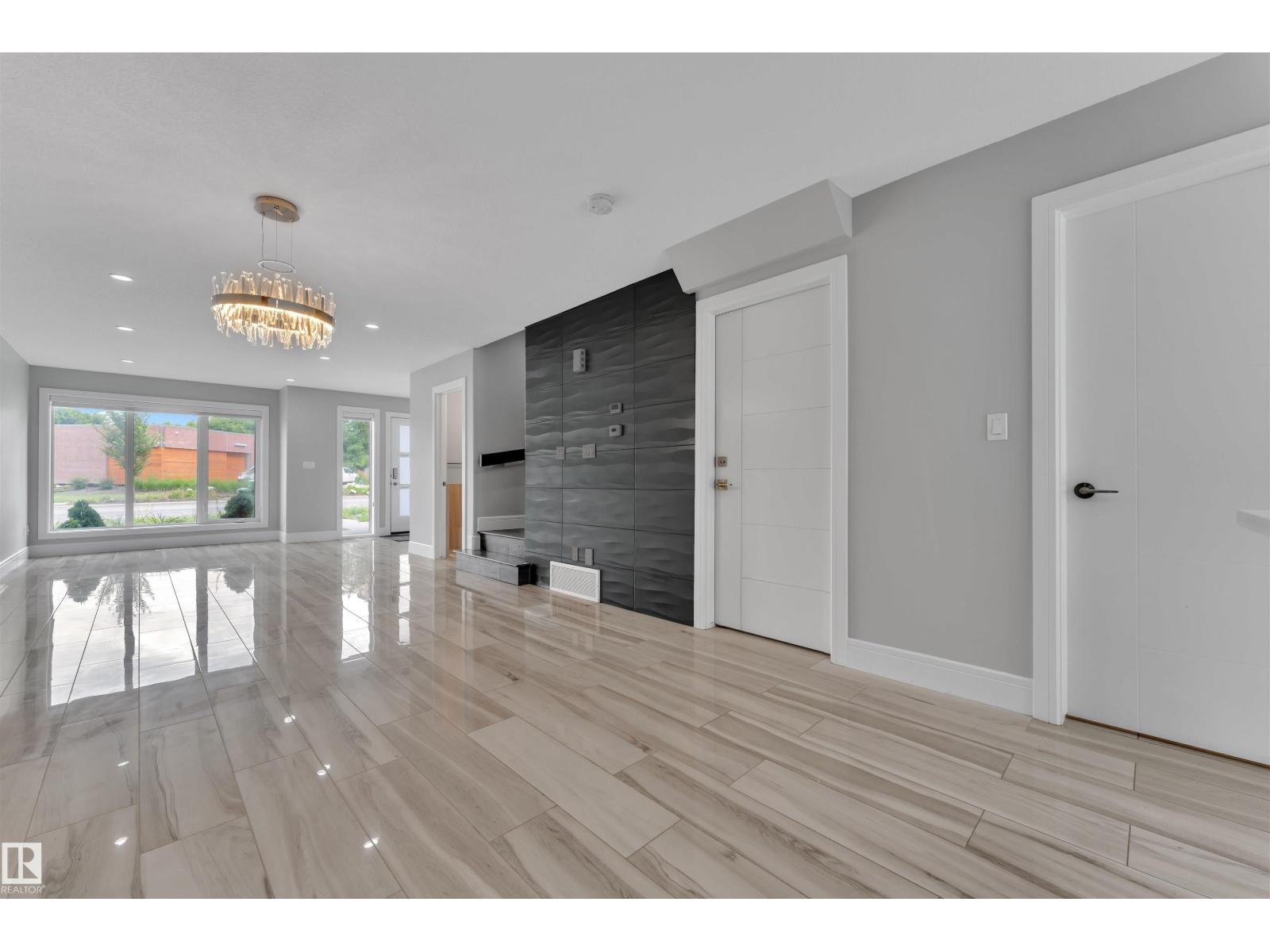 9327 Connors Rd Nw, Edmonton, Alberta  T6C 4B9 - Photo 13 - E4458369