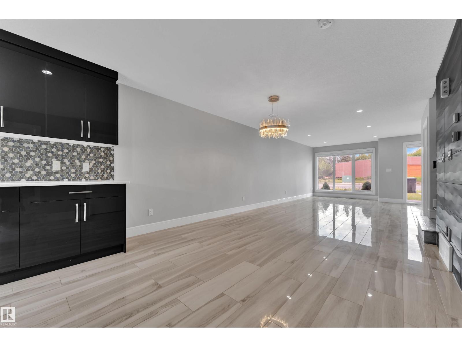 9327 Connors Rd Nw, Edmonton, Alberta  T6C 4B9 - Photo 14 - E4458369