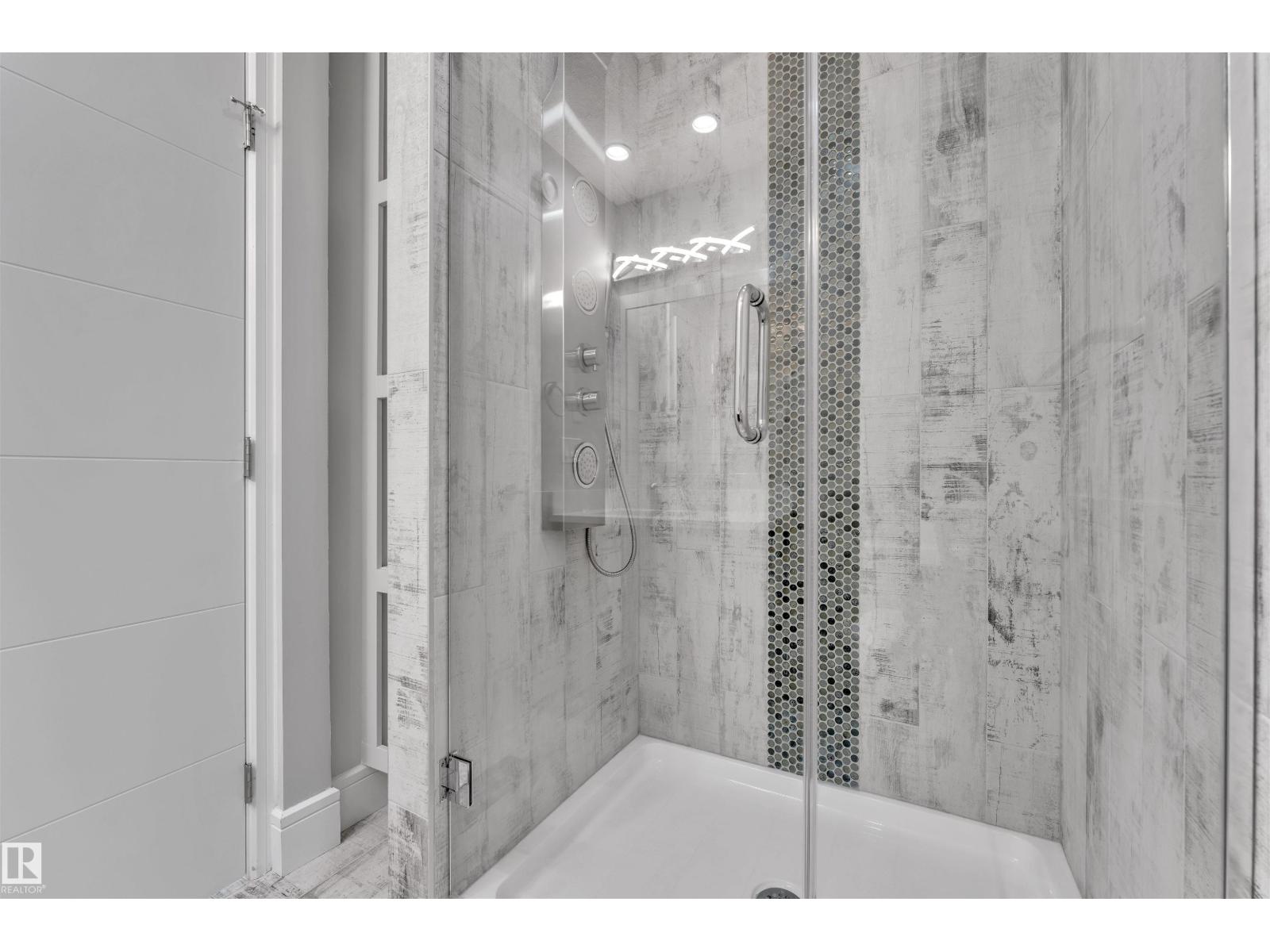 9327 Connors Rd Nw, Edmonton, Alberta  T6C 4B9 - Photo 33 - E4458369