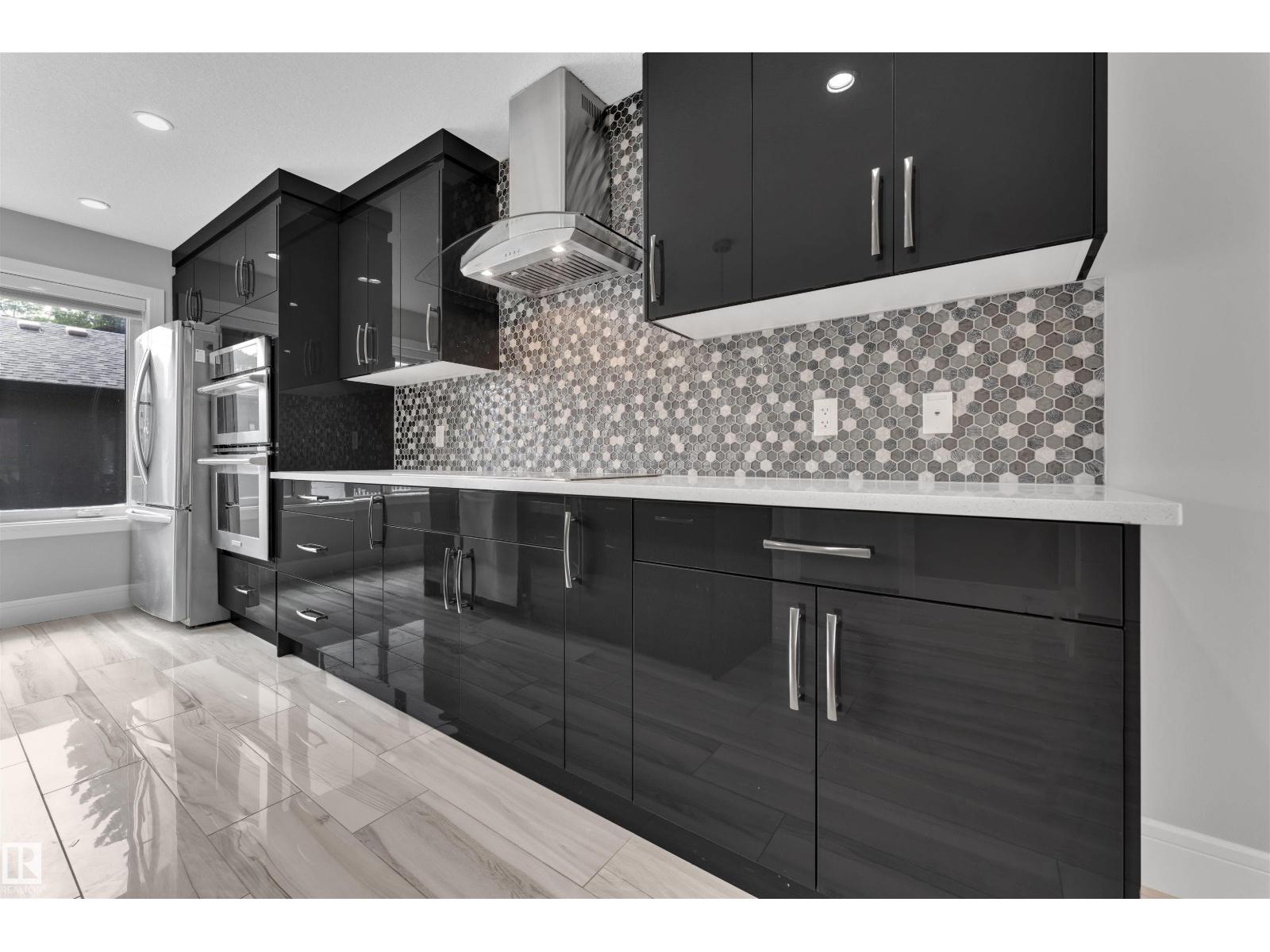 9327 Connors Rd Nw, Edmonton, Alberta  T6C 4B9 - Photo 4 - E4458369