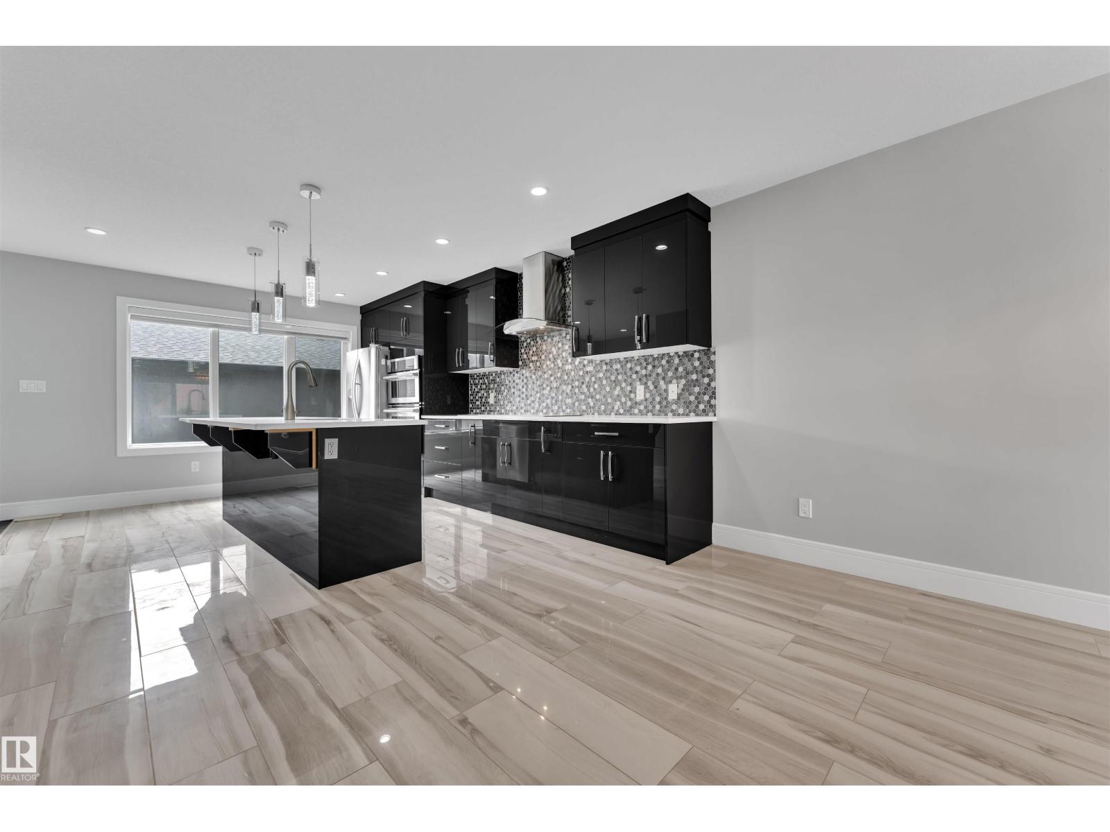 9327 Connors Rd Nw, Edmonton, Alberta  T6C 4B9 - Photo 9 - E4458369