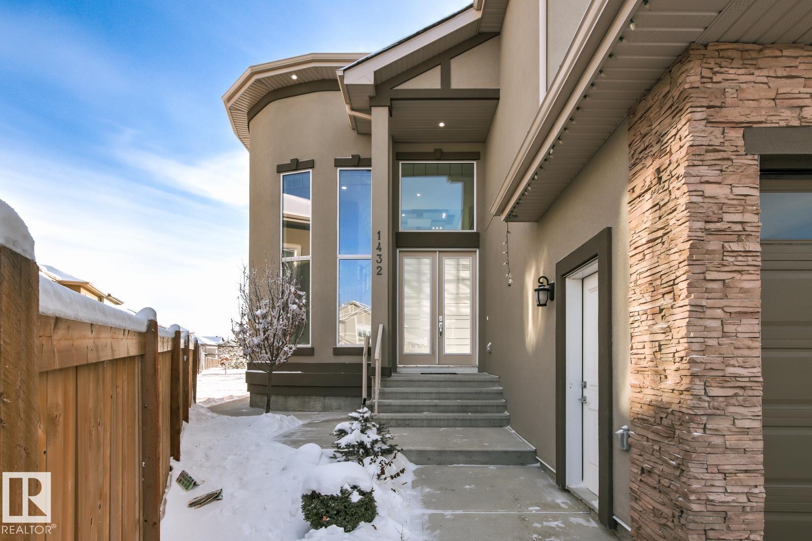 1432 25st Nw, Edmonton, Alberta  T6T 1Z9 - Photo 2 - E4458370