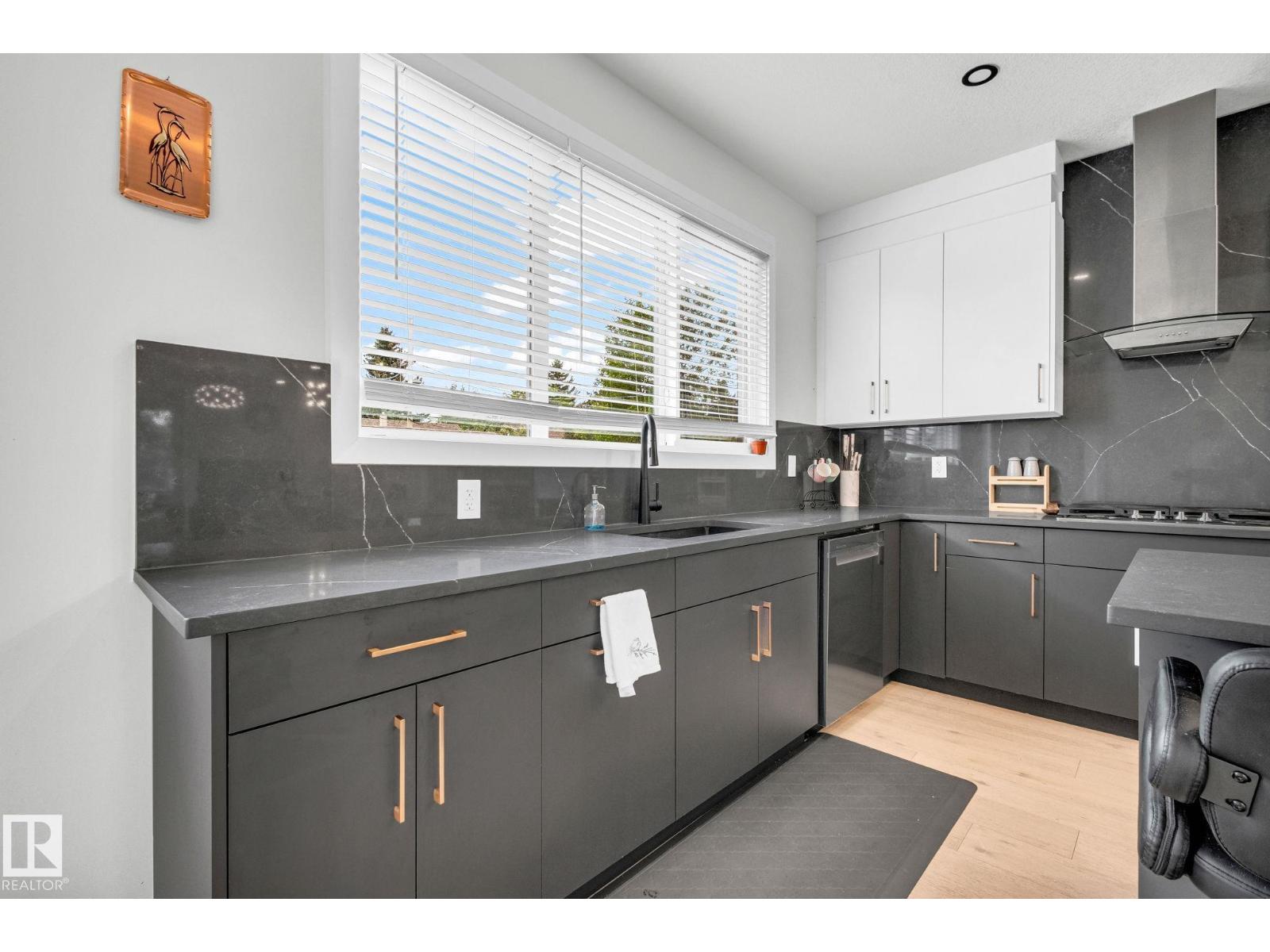 7715 78 Av Nw, Edmonton, Alberta  T6C 0M8 - Photo 4 - E4458371