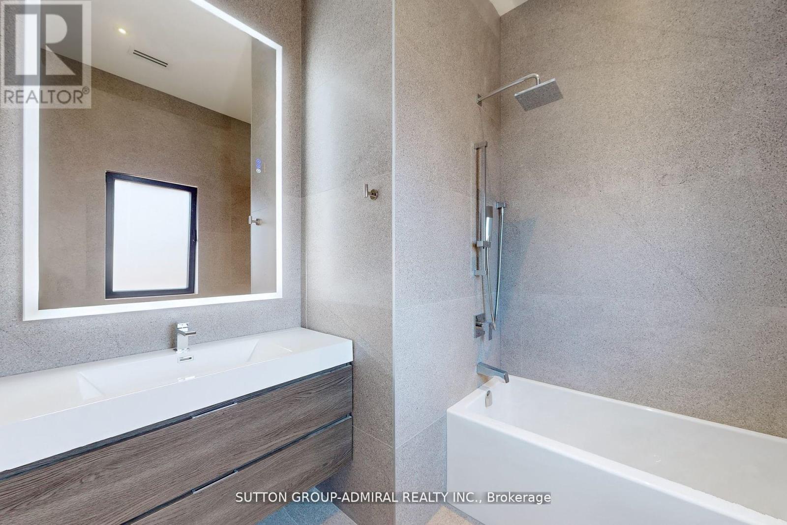 126 Wood Lane, Richmond Hill (Mill Pond), Ontario  L4C 4W1 - Photo 28 - N12412803