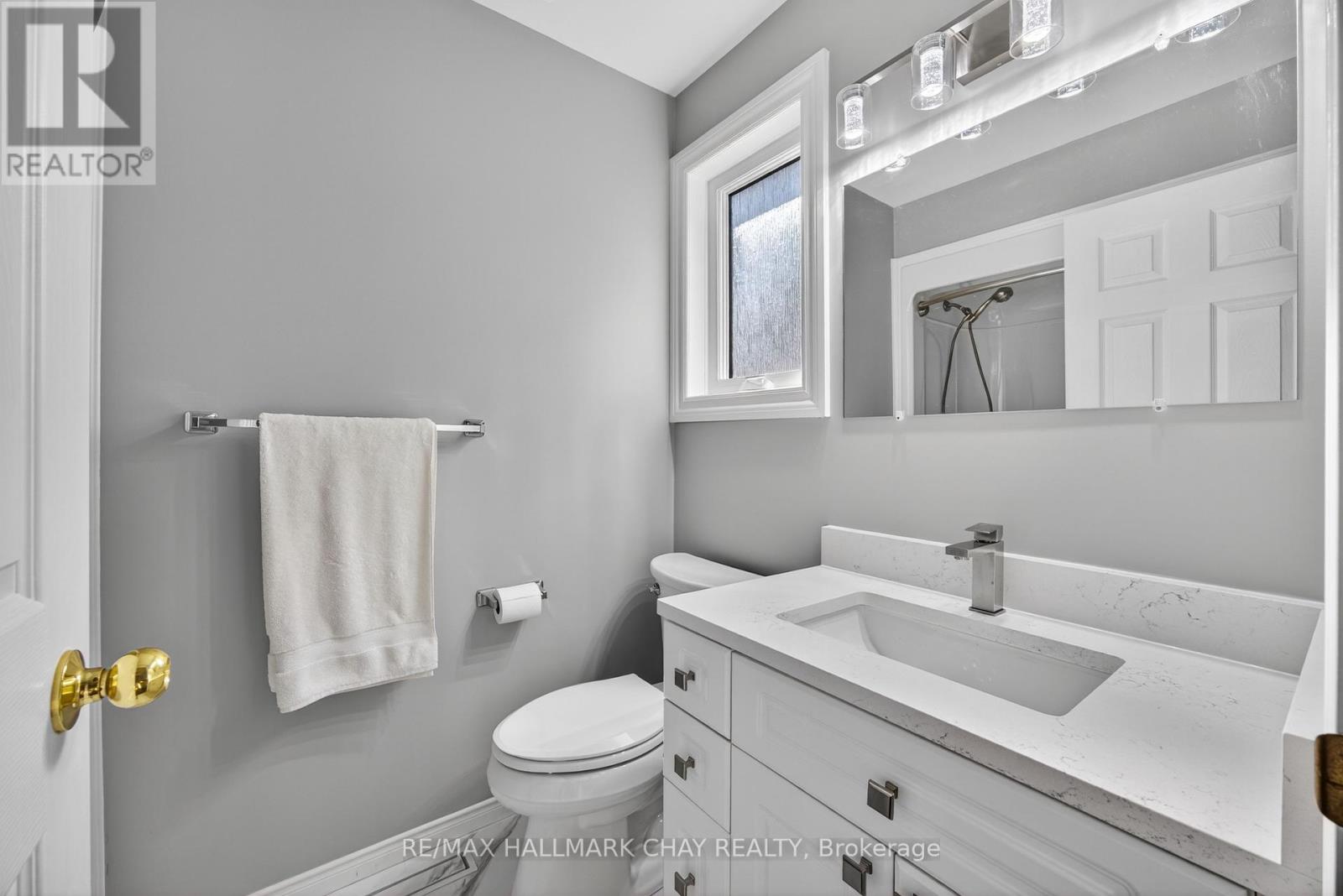 2446 Ralph Street, Innisfil, Ontario  L9S 2G4 - Photo 16 - N12412856